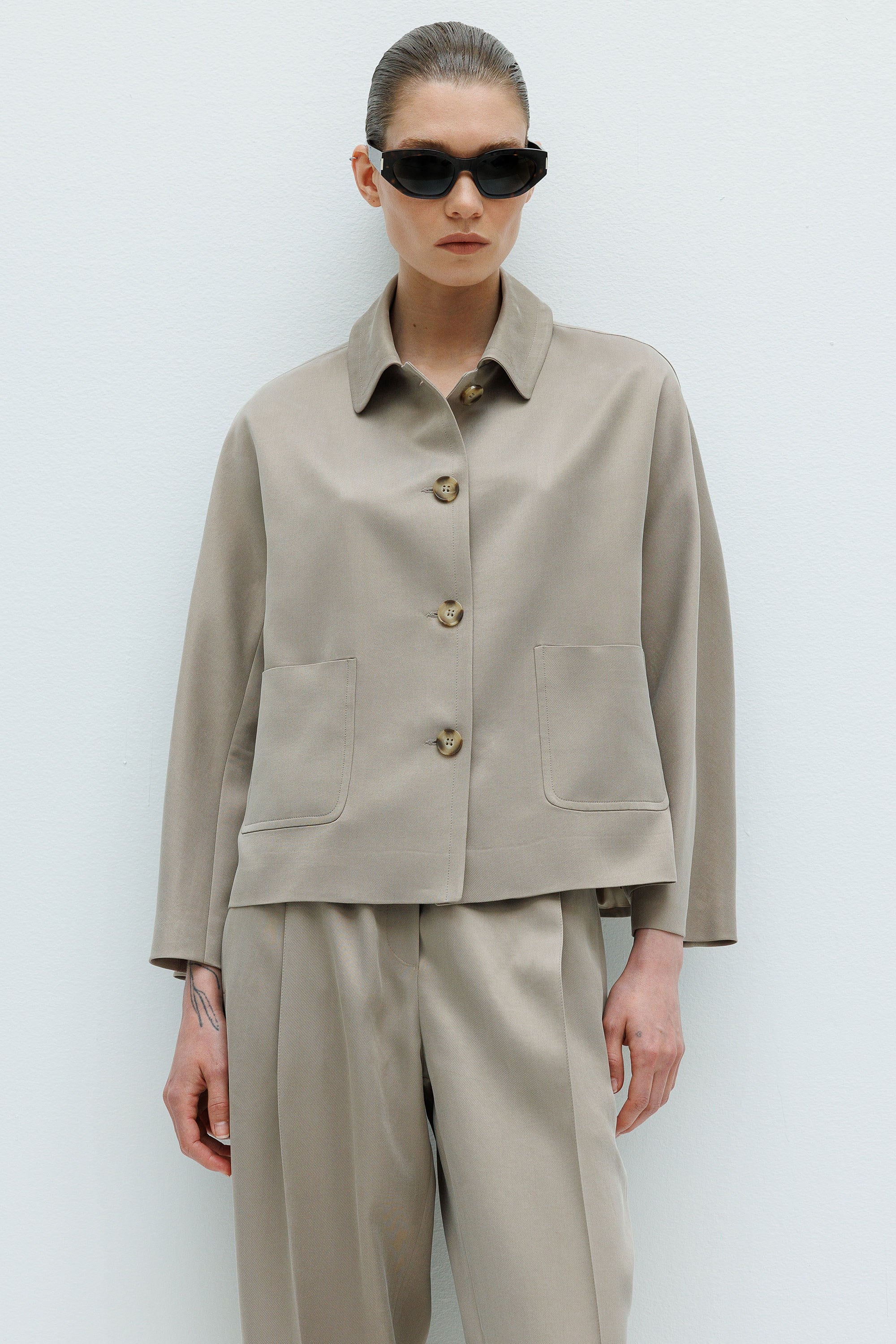 Dıştan Cepli Kısa Ceket