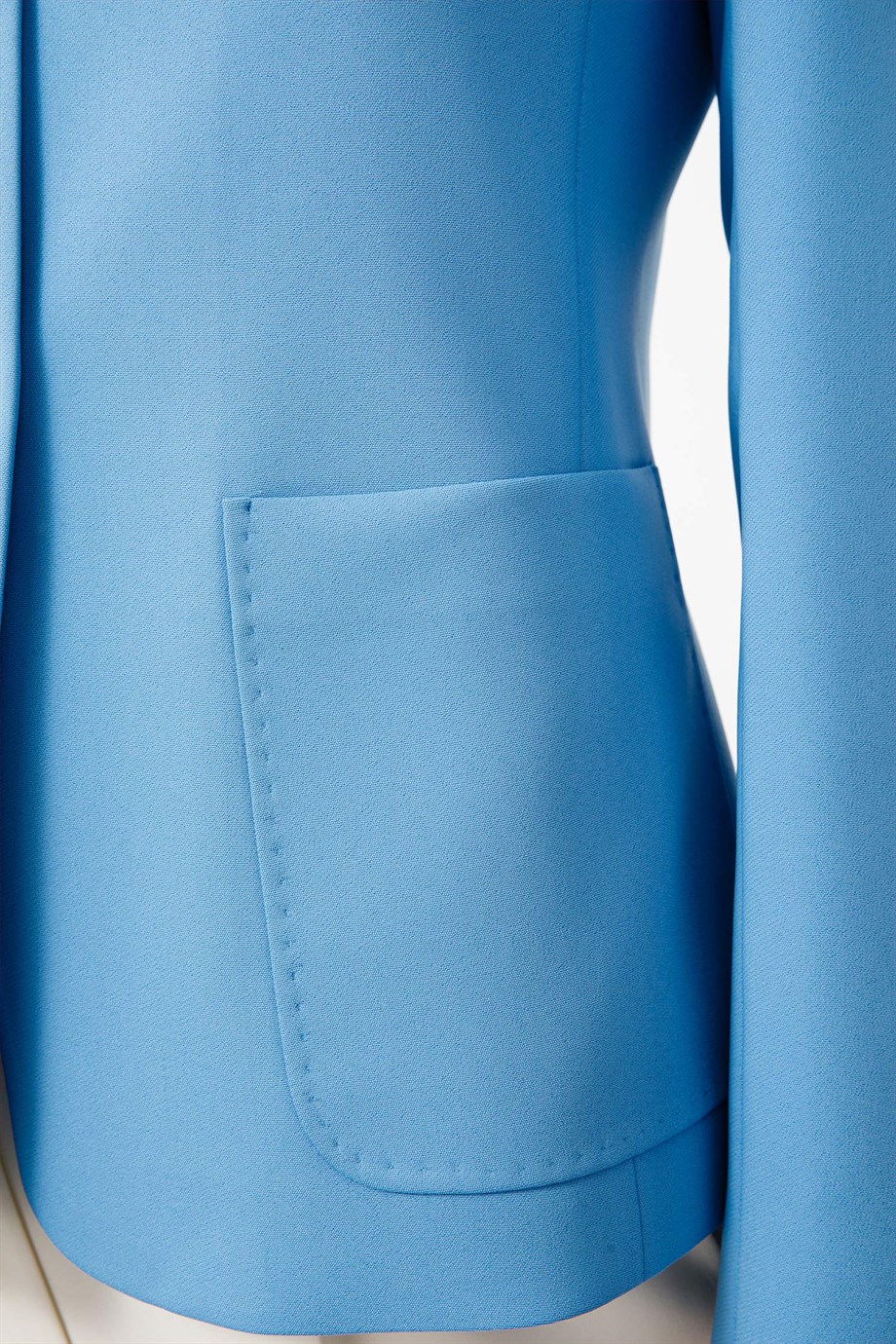 Dıştan Cepli Kısa Ceket