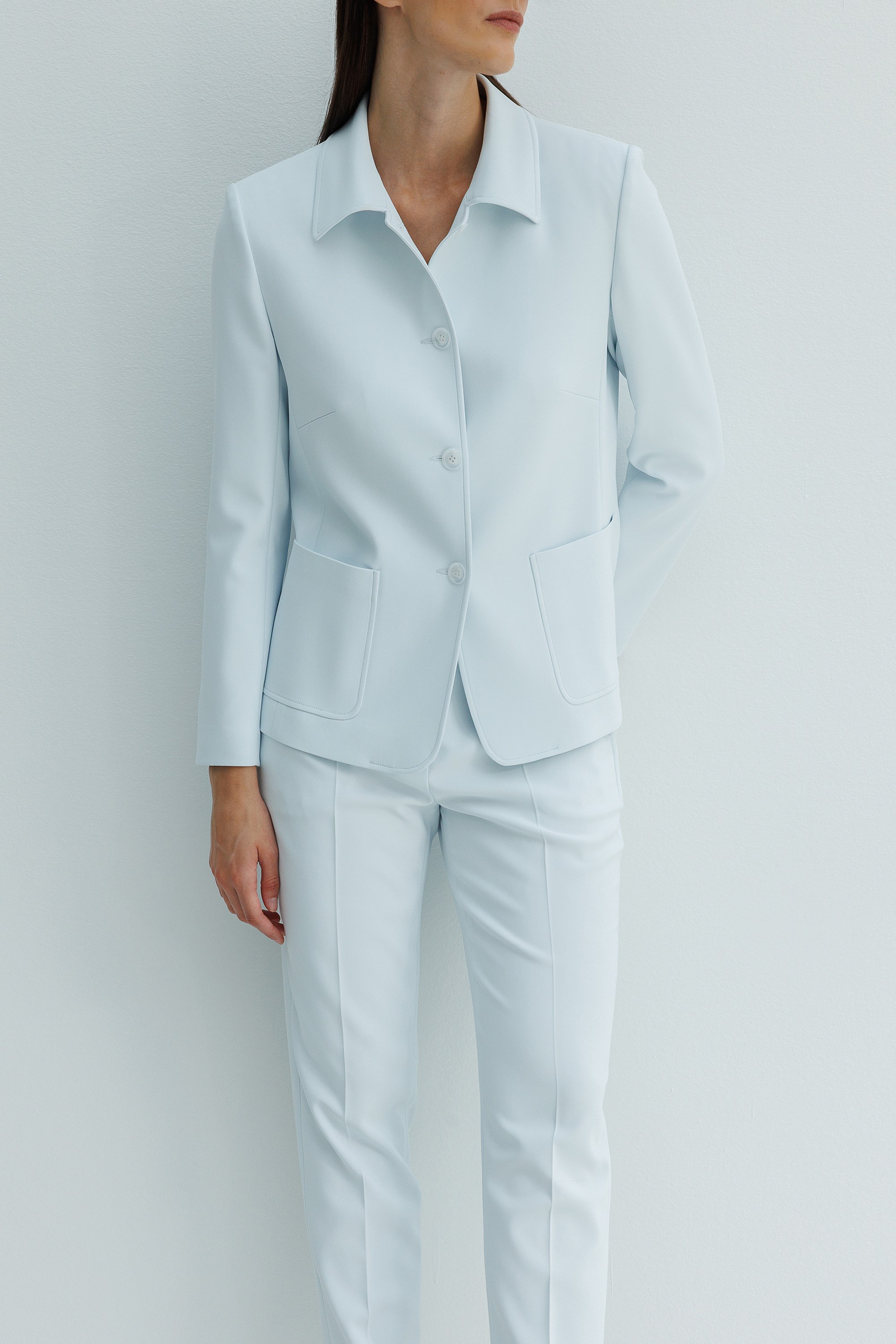 Dıştan Cepli Puntolu Kısa Ceket