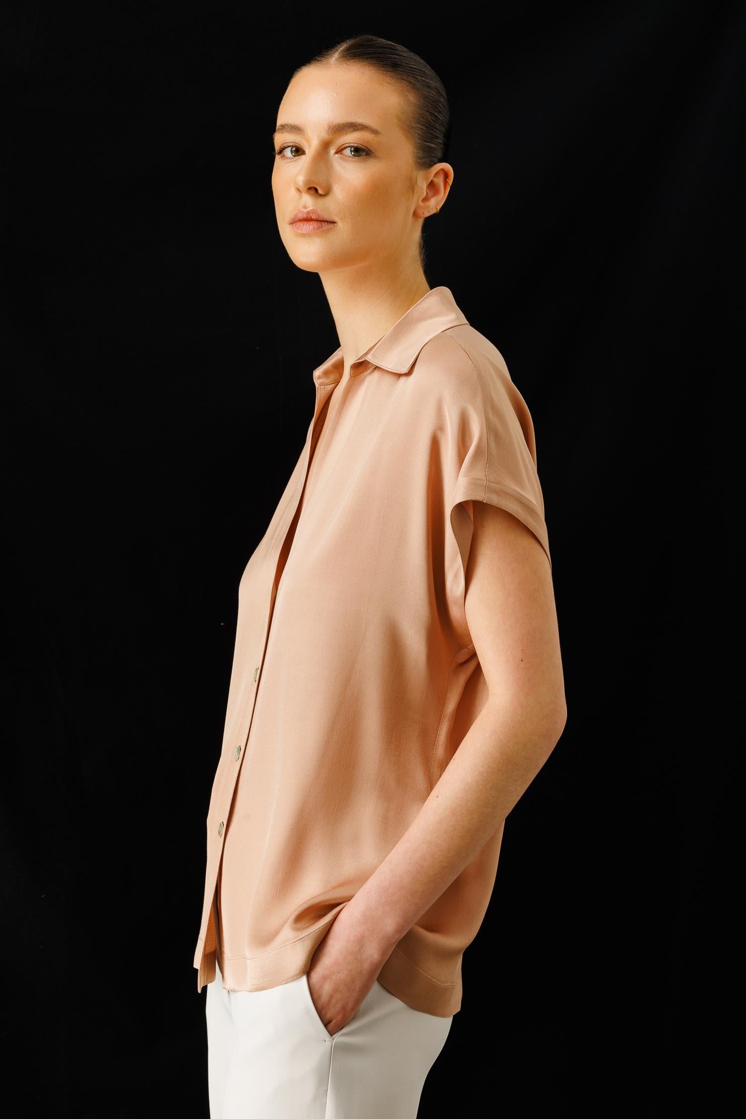 Düşük Kol Yakalı Bluz