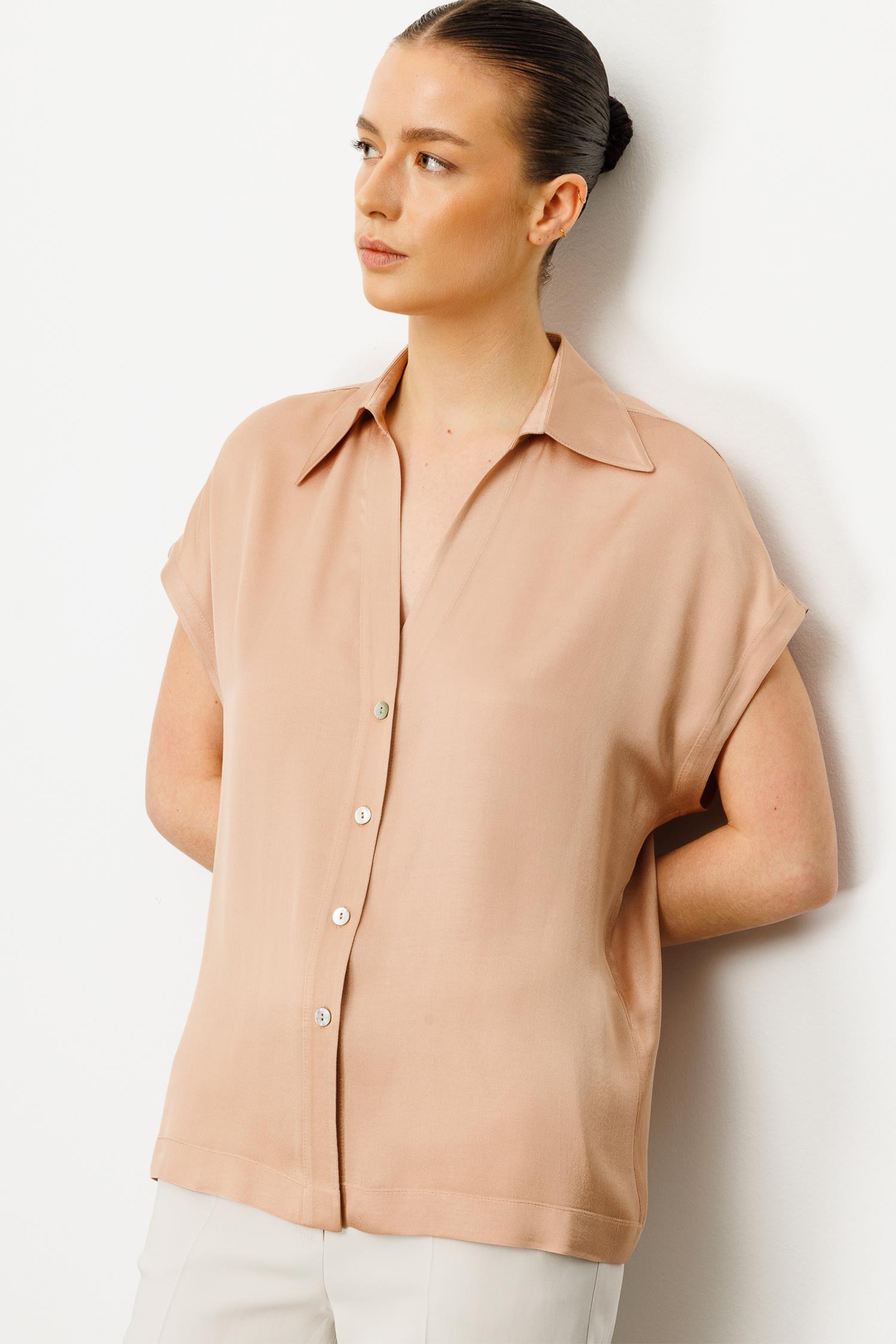 Düşük Kol Yakalı Bluz