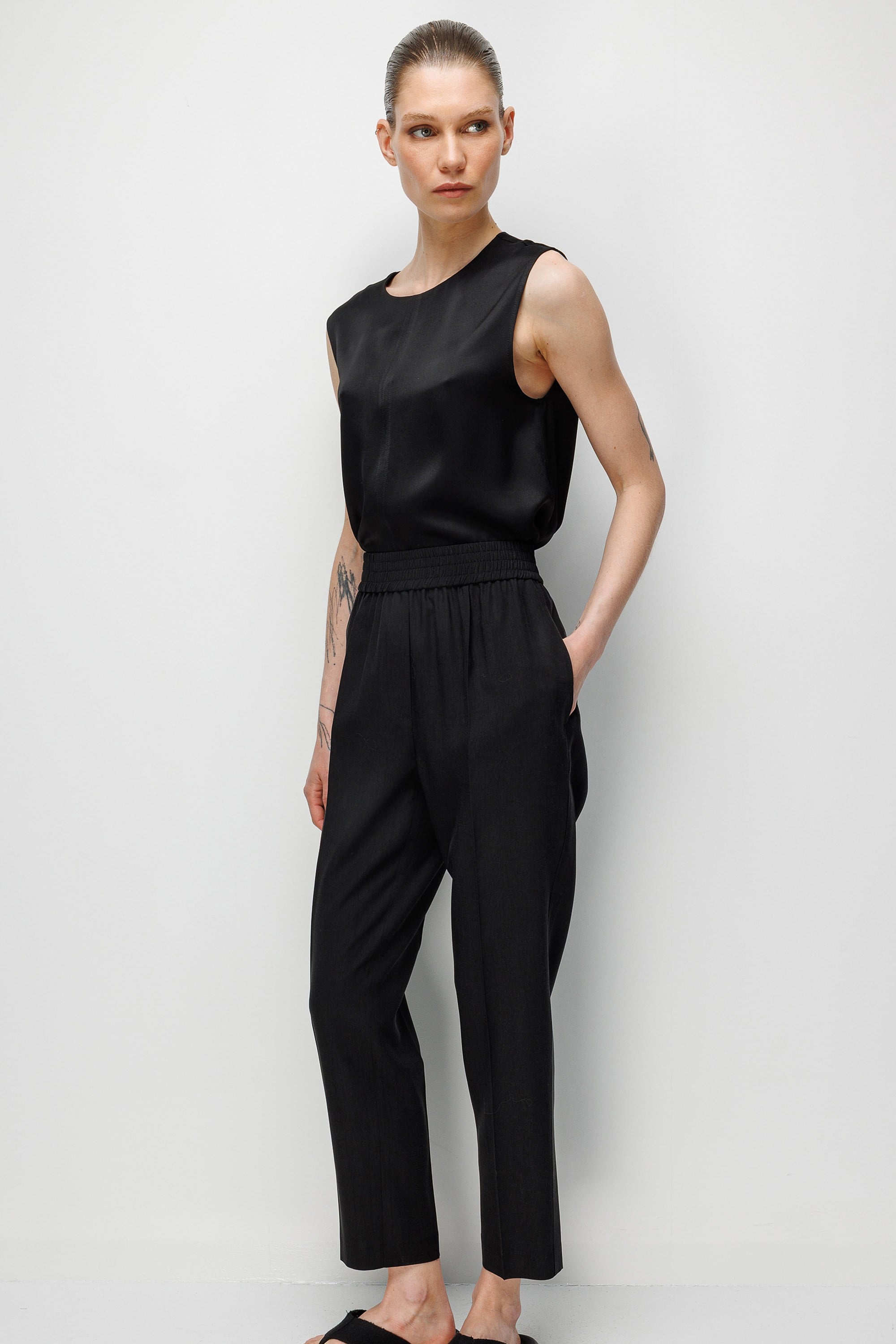 Elastan Kemerli Dar Paça Pantolon