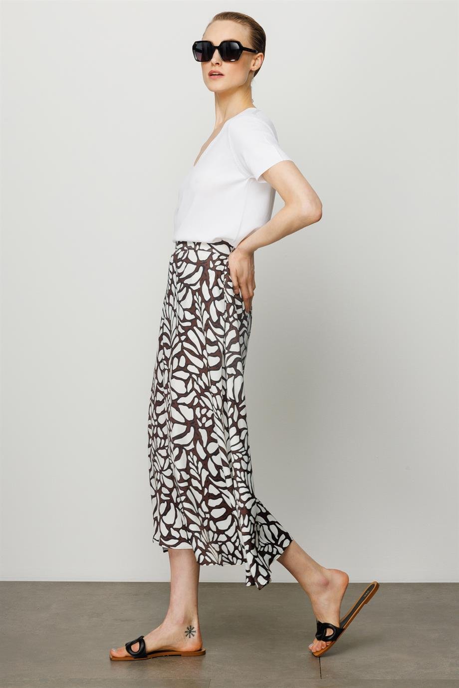 Elastan Kemerli Yaprak Desenli Etek