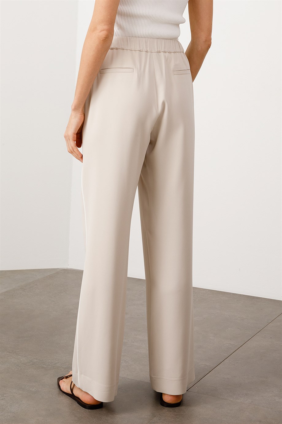 Elestan Kemerli Yan Biyeli Pantolon