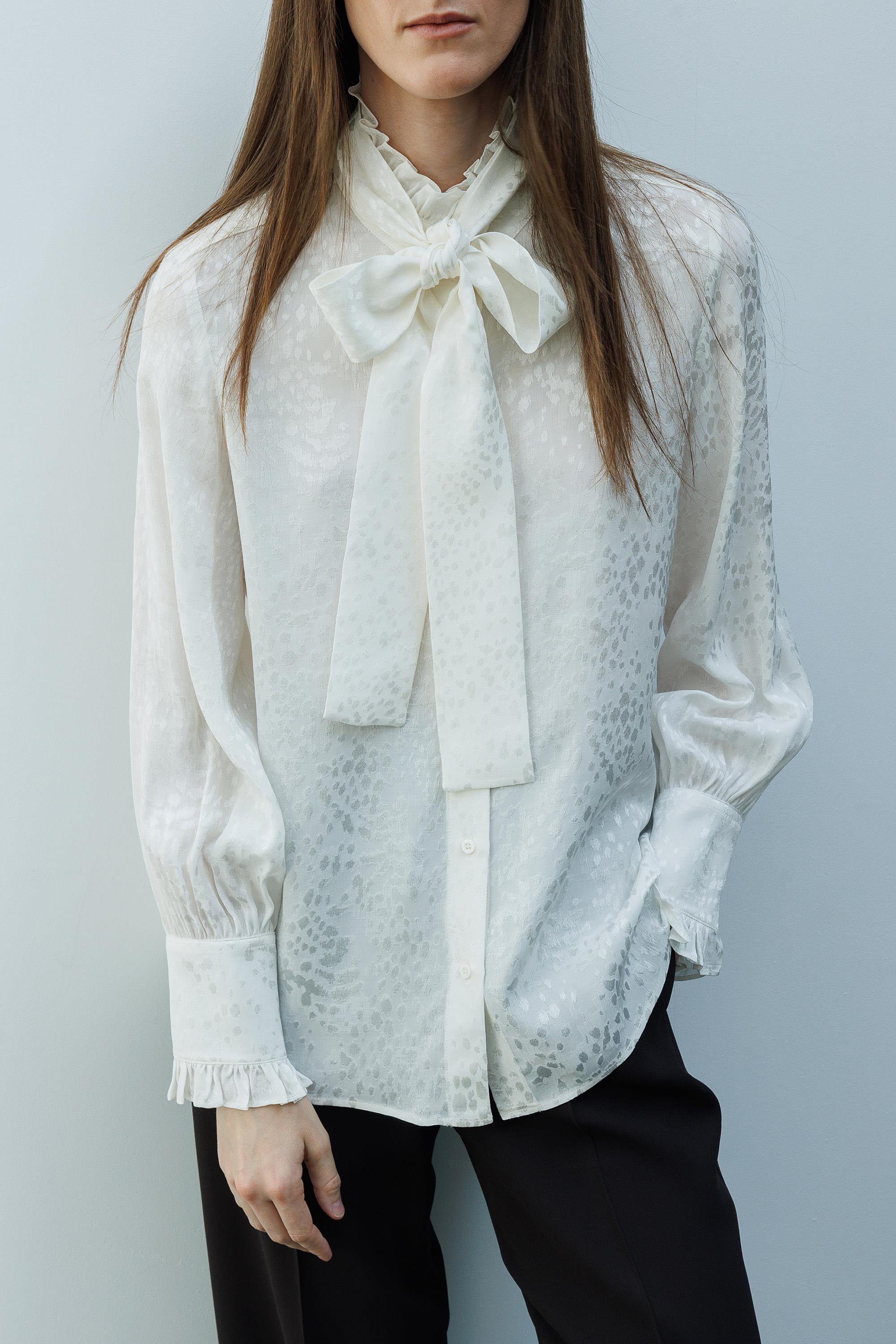 Fularlı Jakarlı Bluz