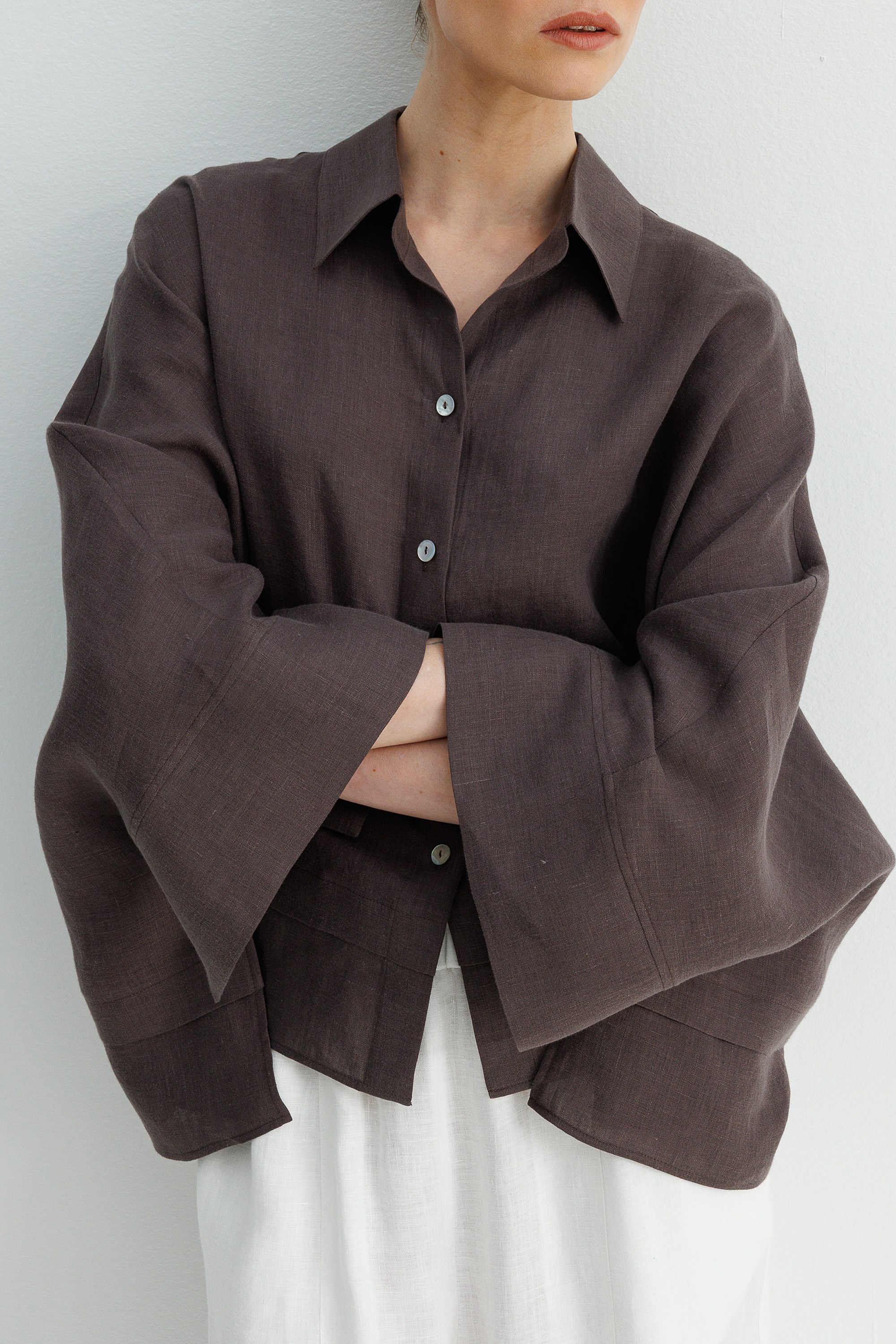 Geniş Manşetli Keten Bluz