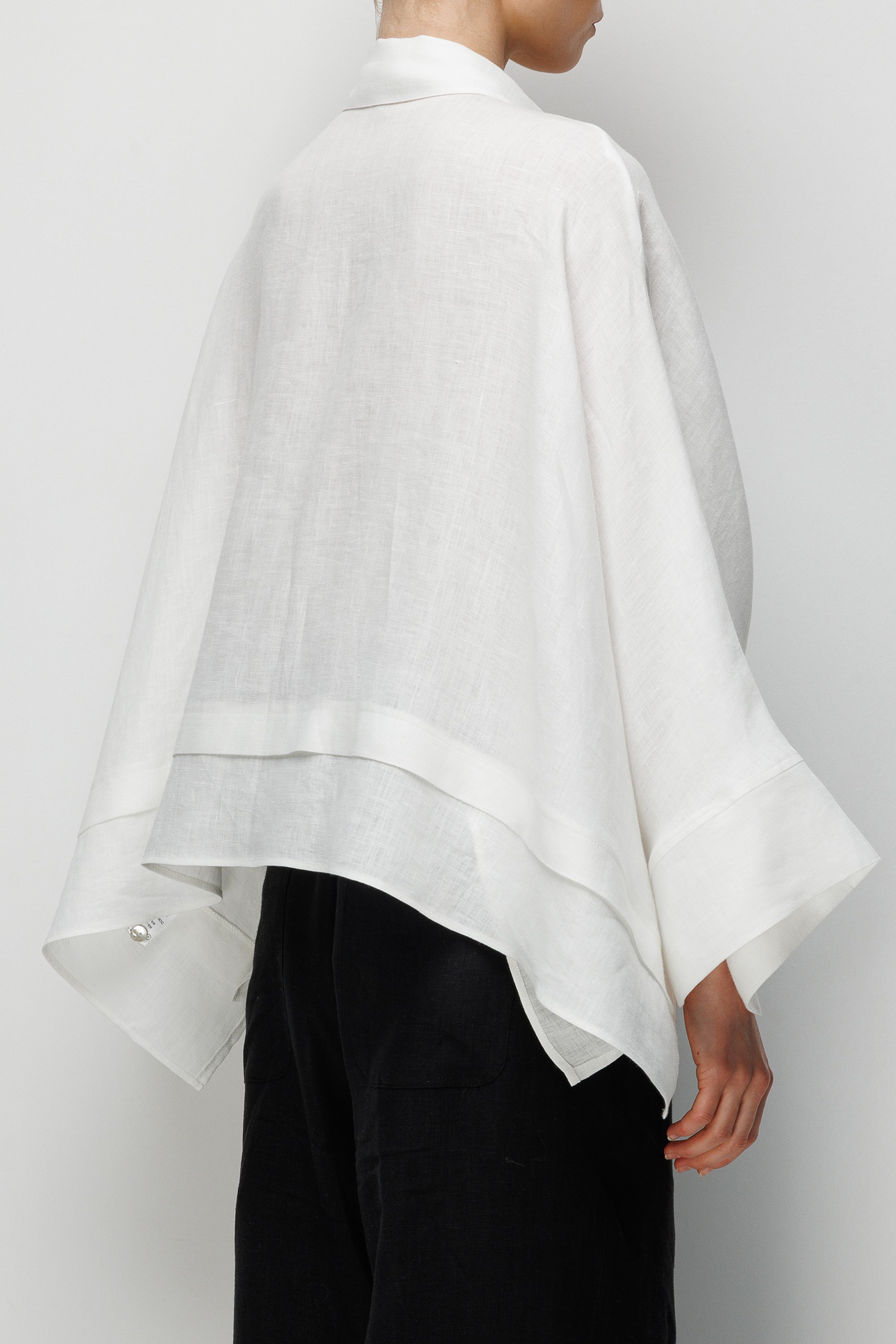 Geniş Manşetli Keten Bluz