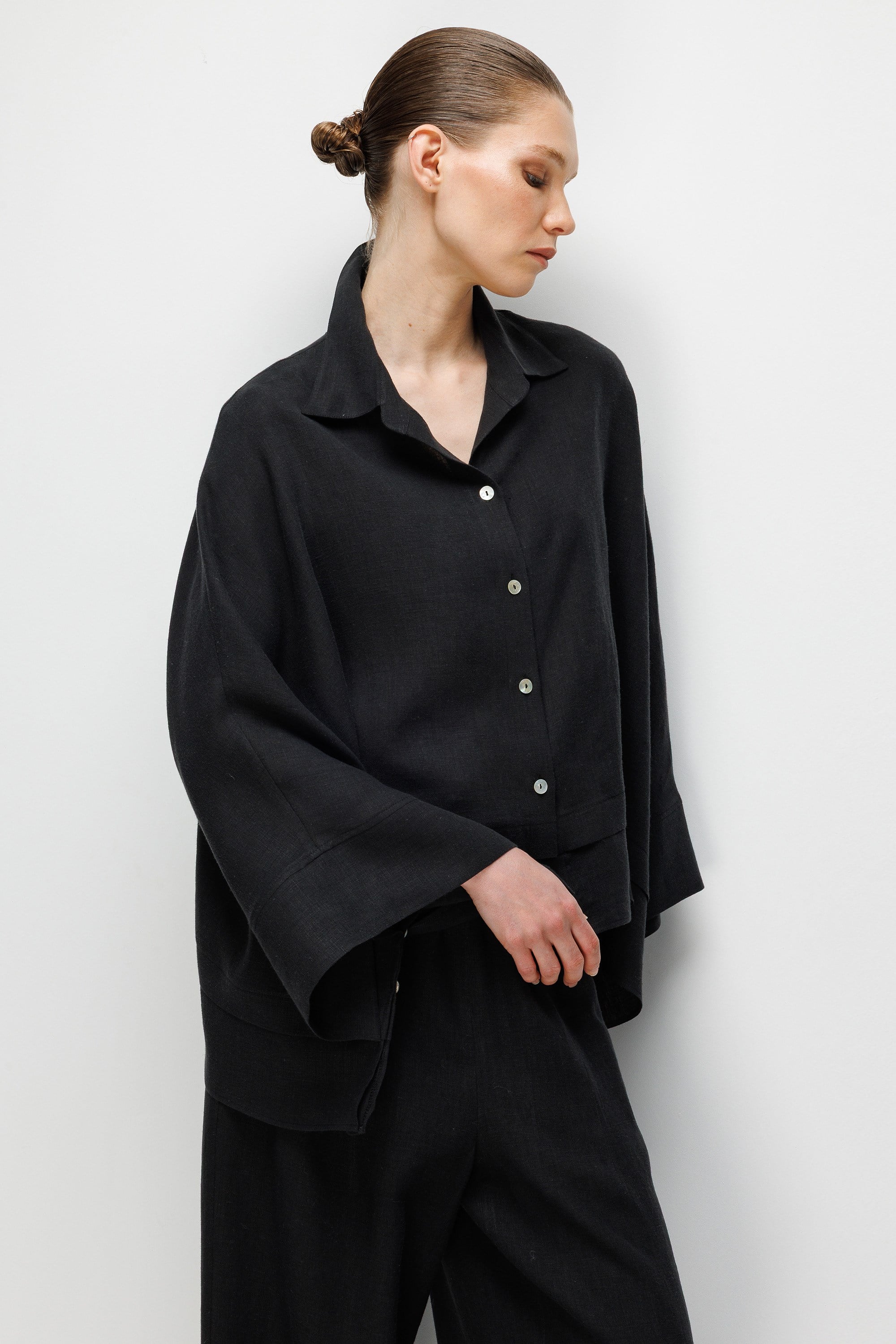 Geniş Manşetli Keten Bluz