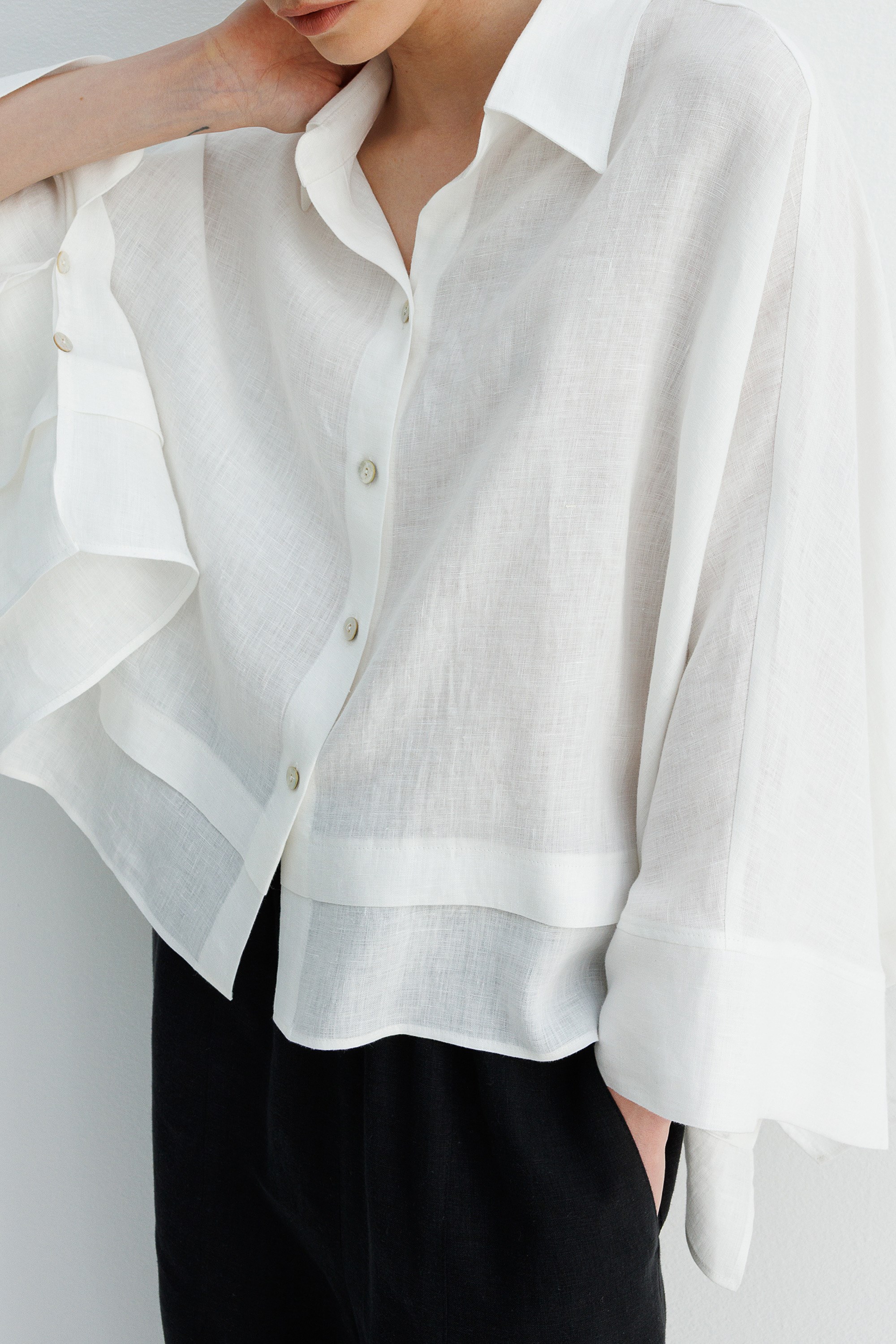 Geniş Manşetli Keten Bluz