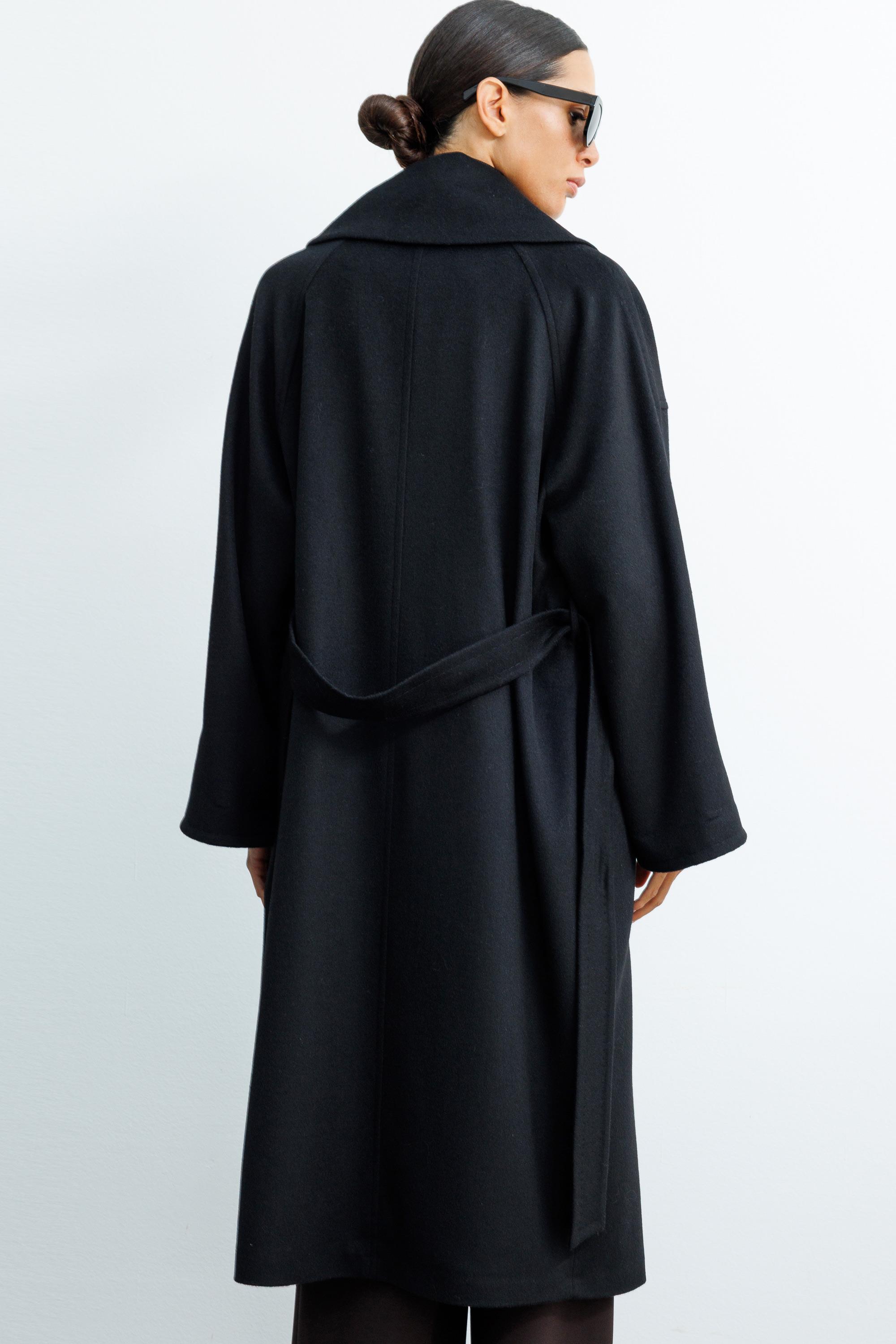 Geniş Yaka Kemerli Manto