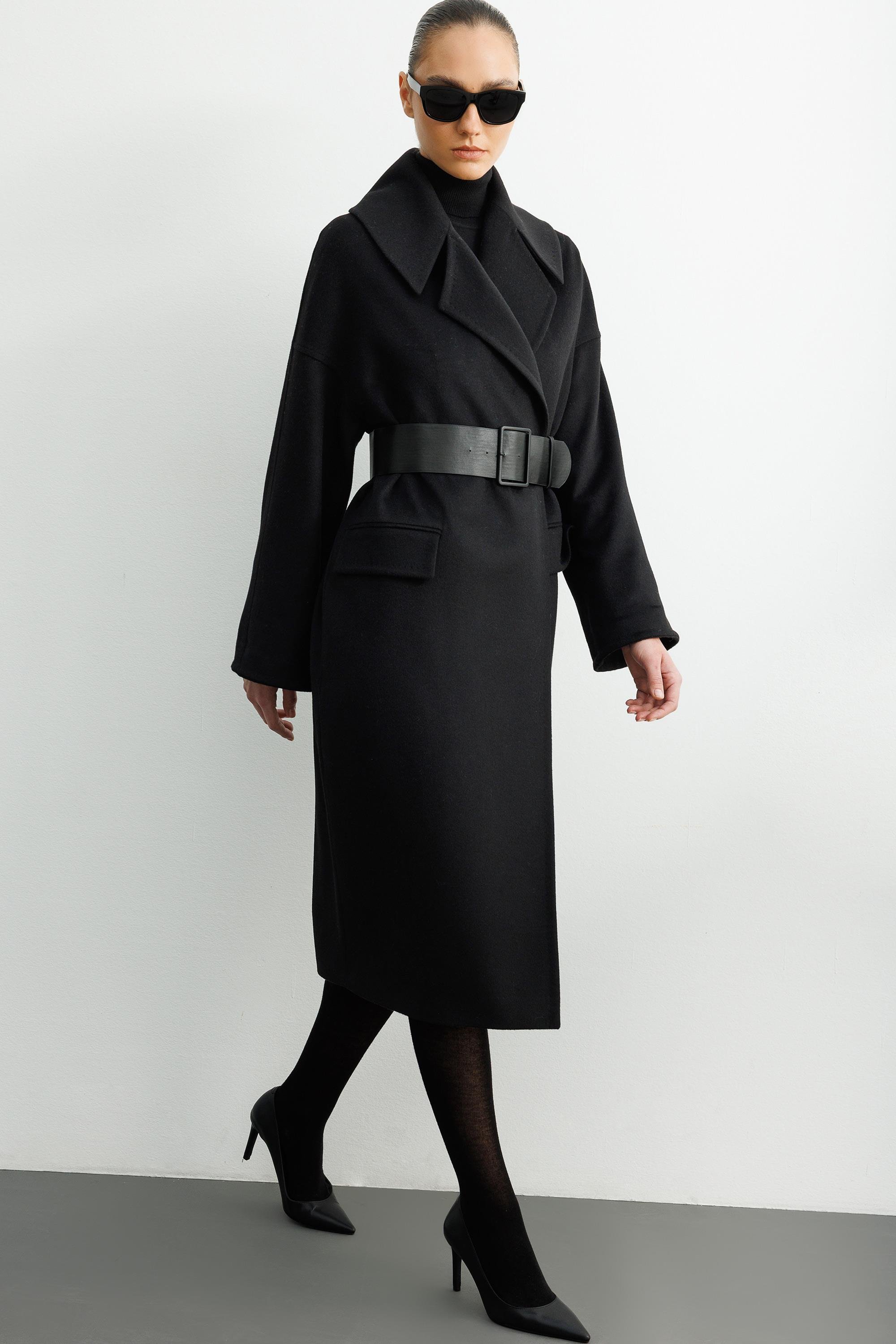 Geniş Yaka Kemerli Manto