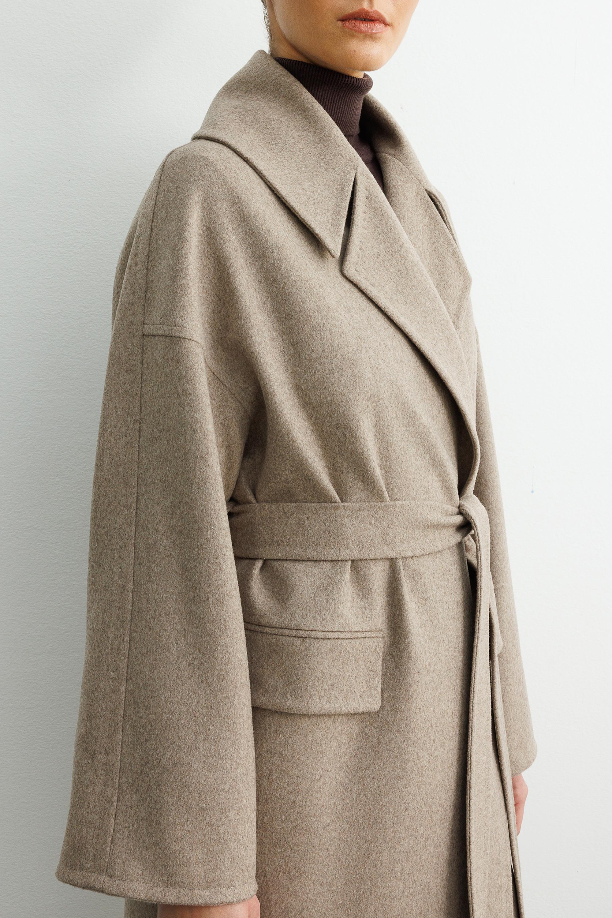 Geniş Yaka Kemerli Manto