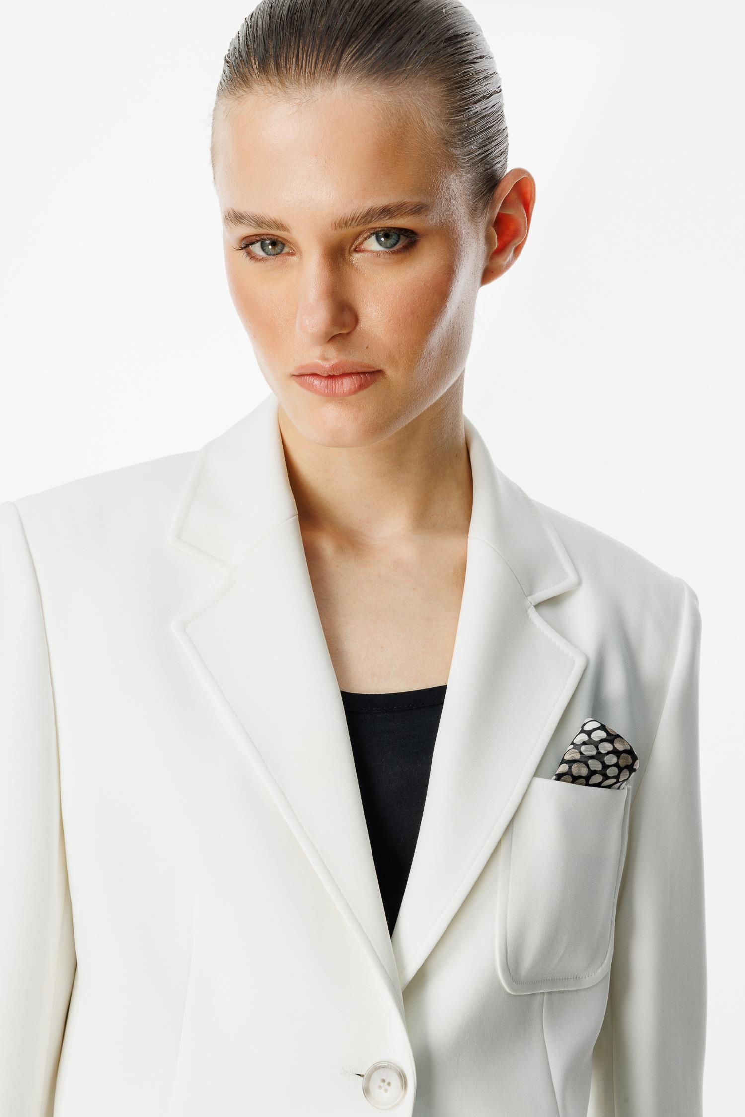 İki Düğme Dıştan Cepli Ceket