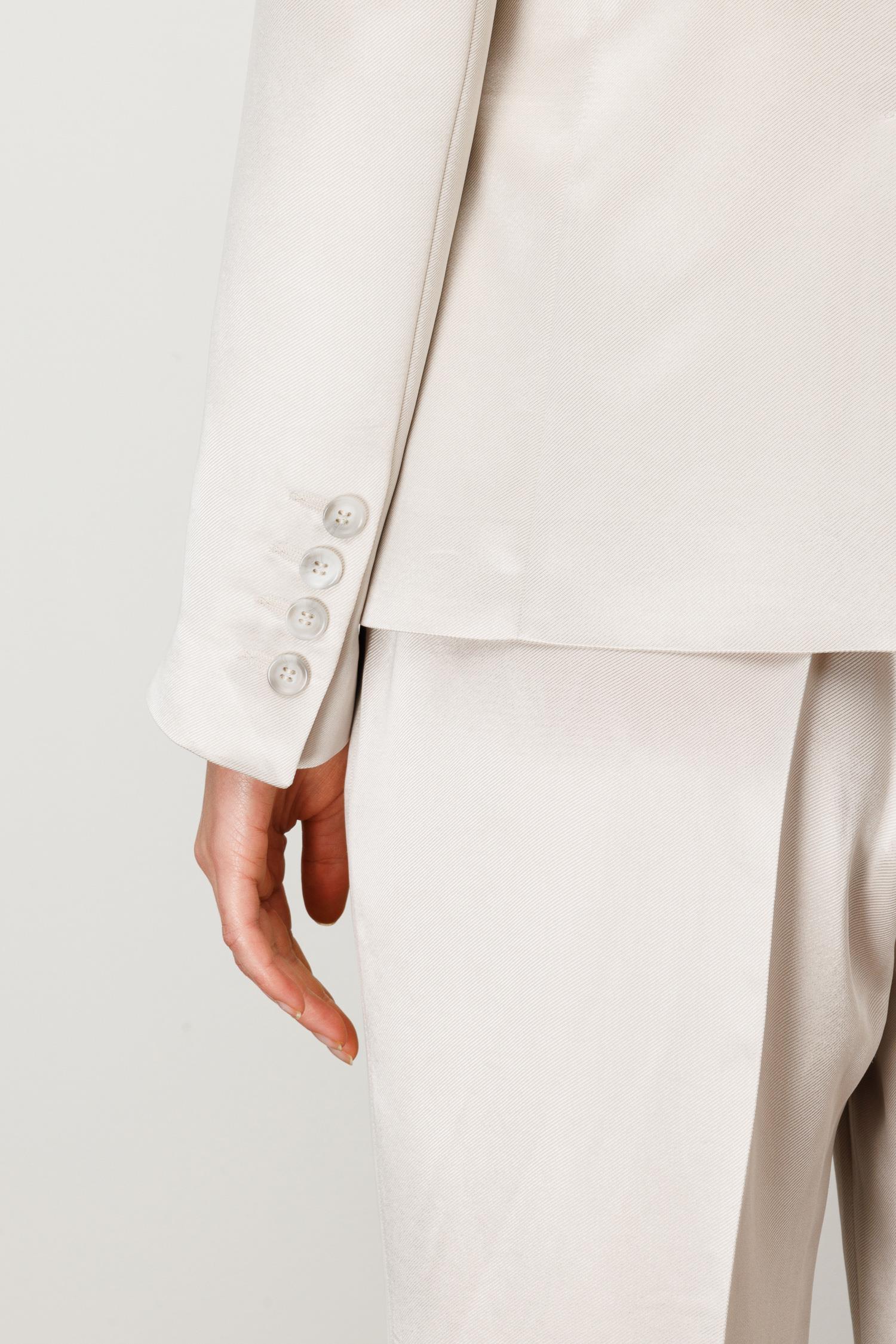 İki Düğmeli Dıştan Cepli Ceket