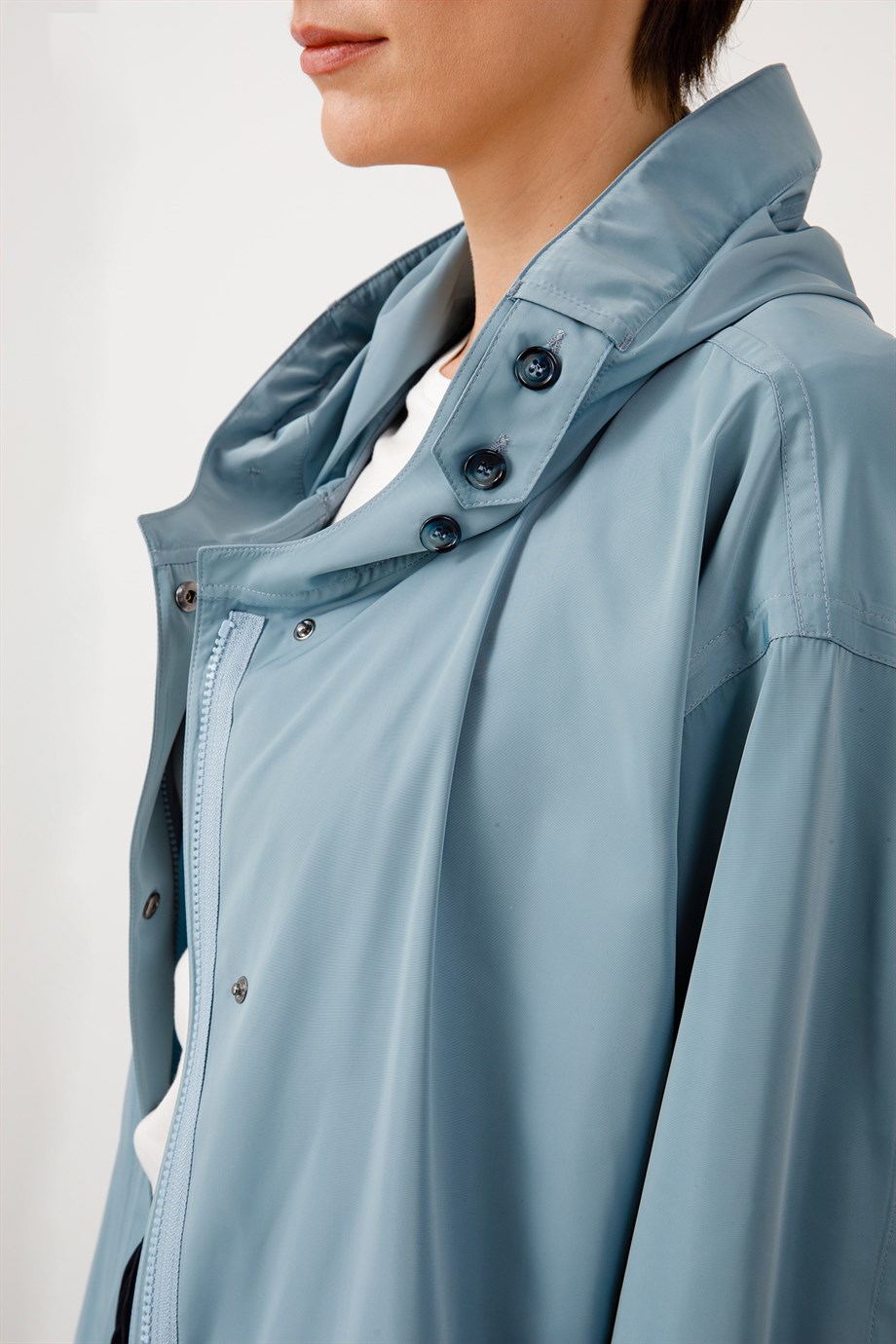 Kapüşonlu Fermuarlı Pardesü