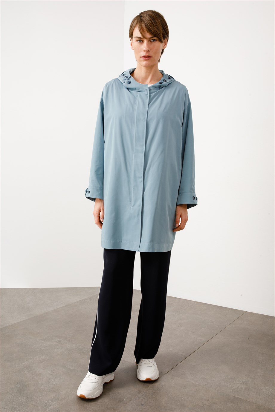 Kapüşonlu Fermuarlı Pardesü