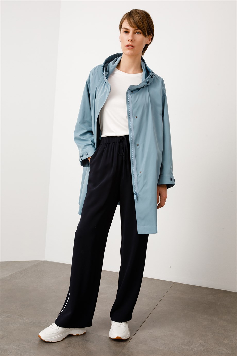 Kapüşonlu Fermuarlı Pardesü