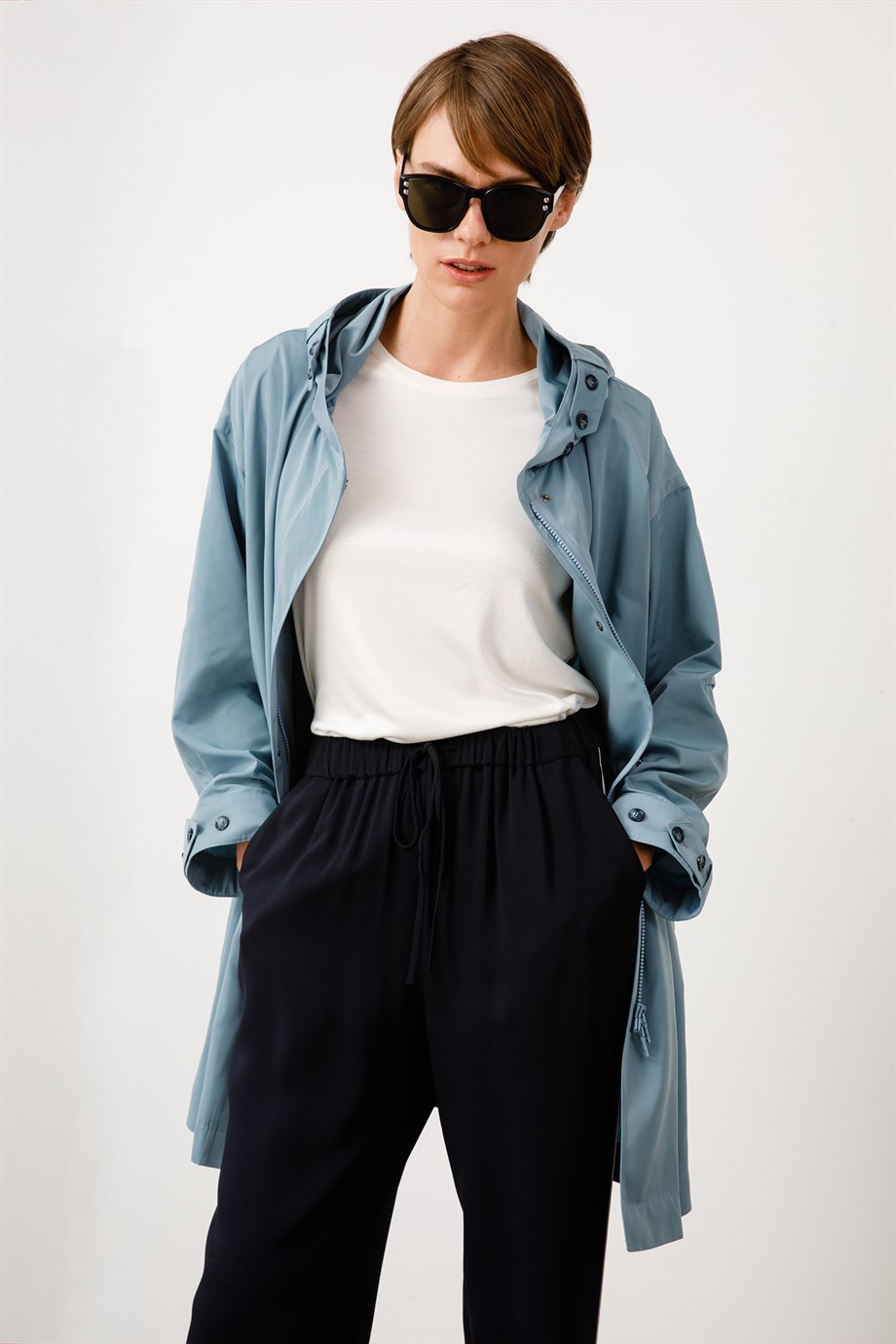 Kapüşonlu Fermuarlı Pardesü