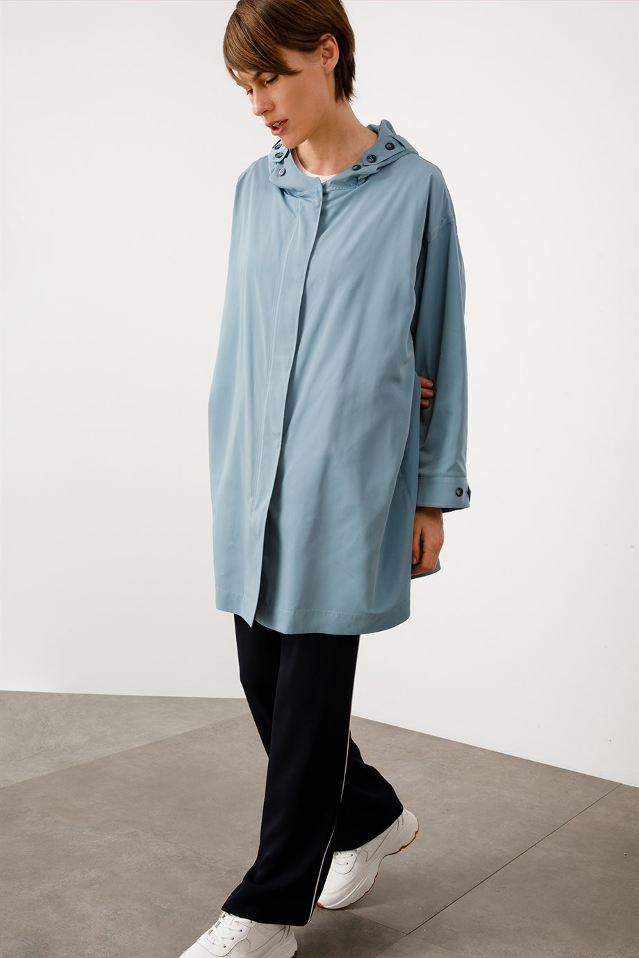 Kapüşonlu Fermuarlı Pardesü