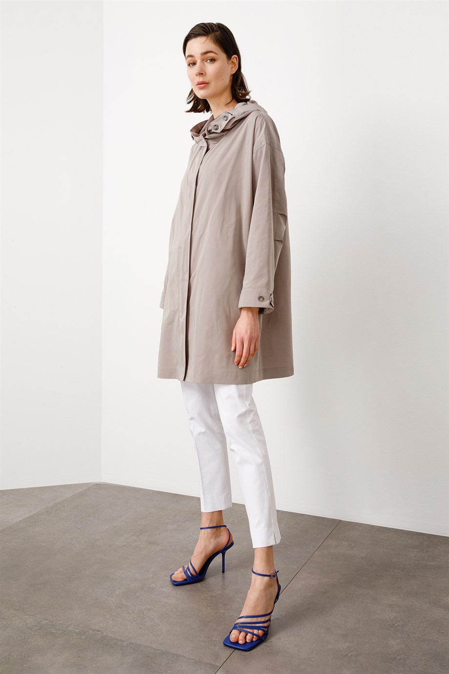 Kapüşonlu Fermuarlı Pardesü