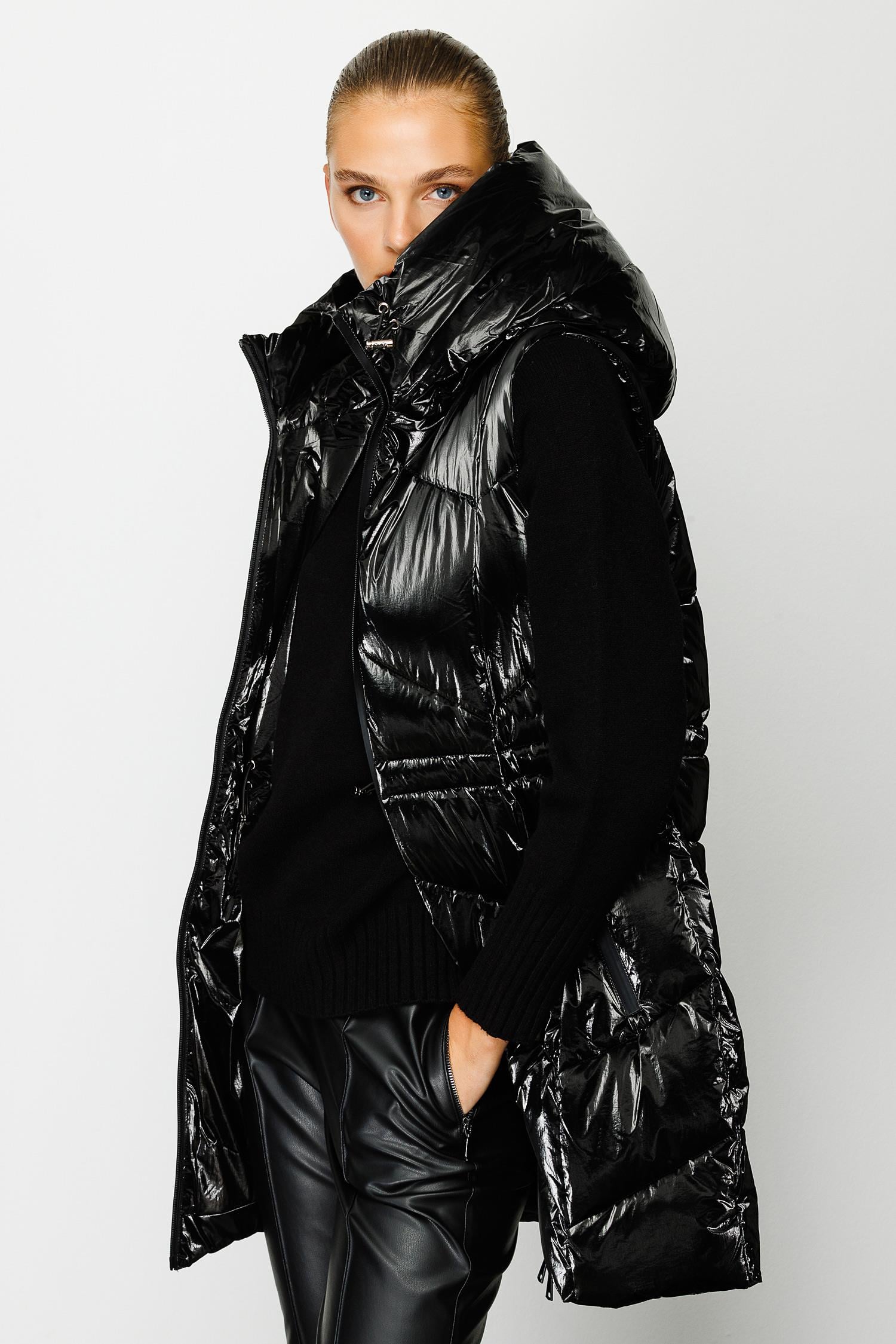 Kapüşonlu Kolsuz Anorak