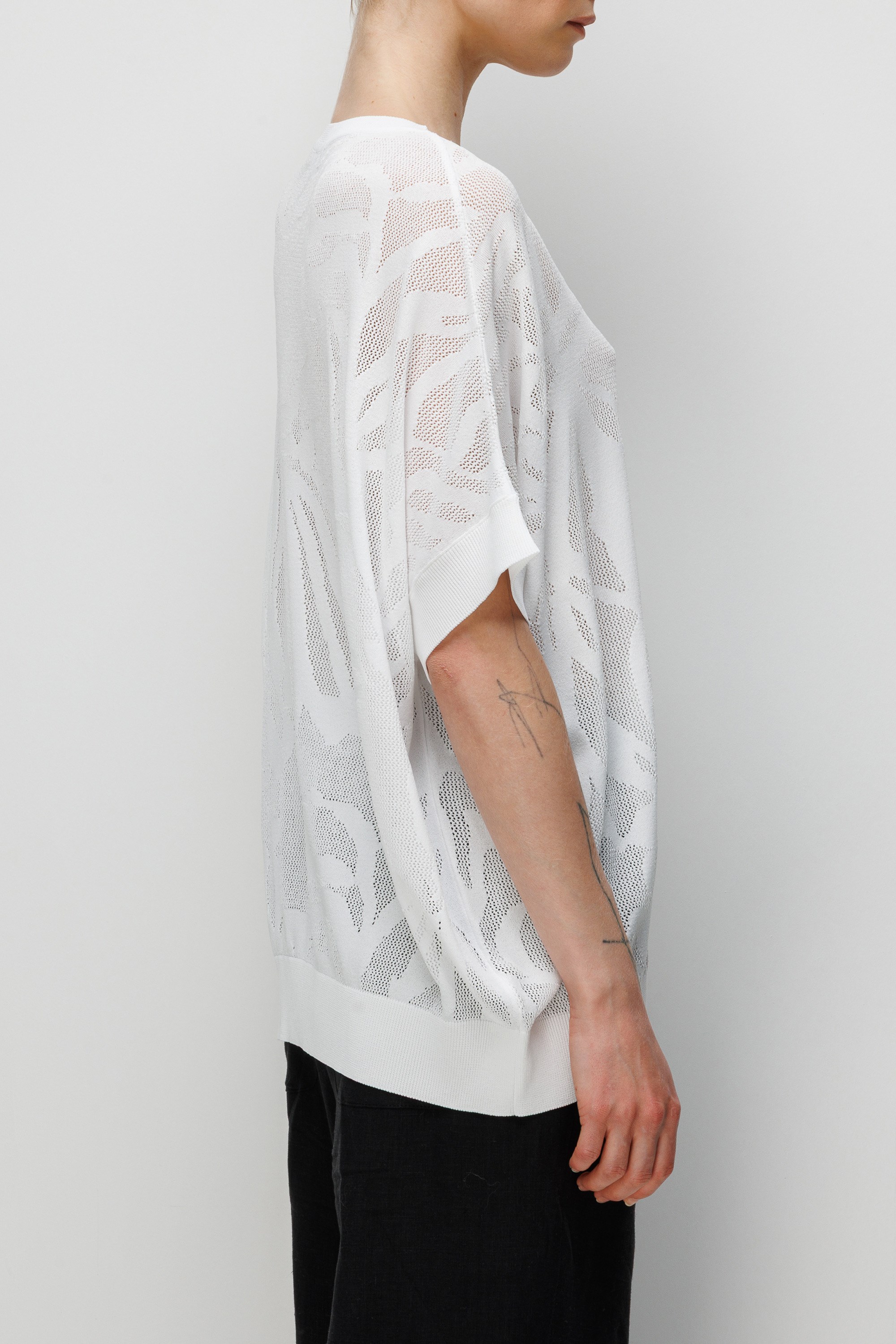 Kayık Yaka Jakarlı Triko