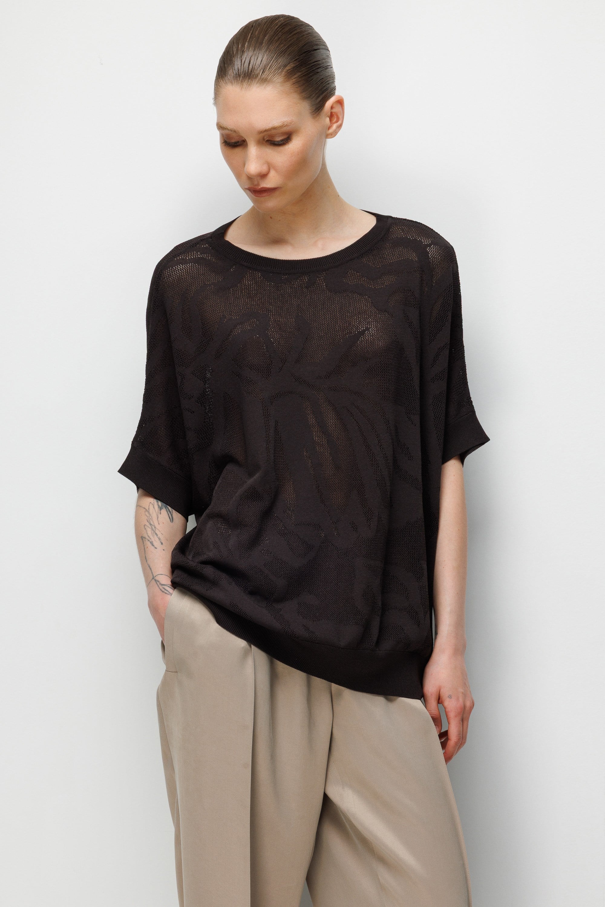 Kayık Yaka Jakarlı Triko