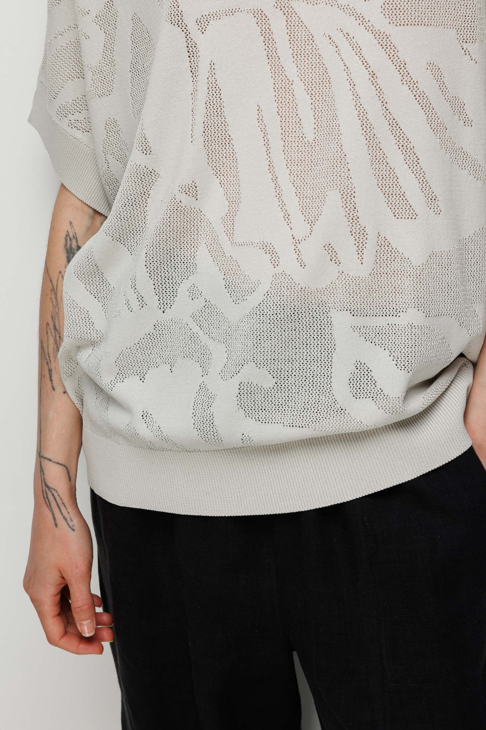 Kayık Yaka Jakarlı Triko