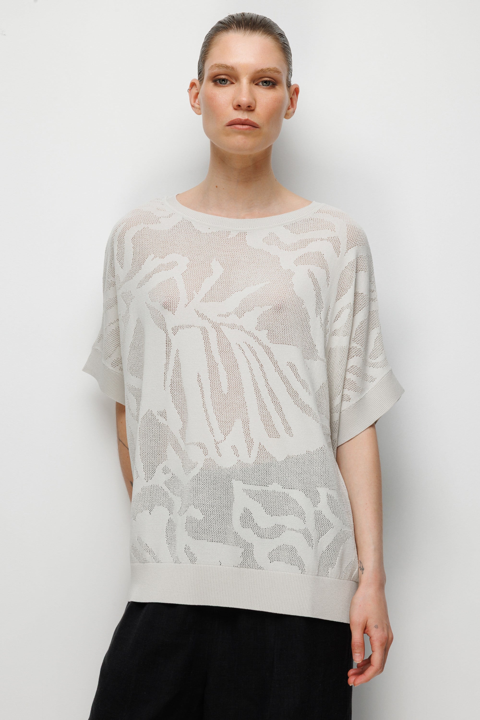 Kayık Yaka Jakarlı Triko