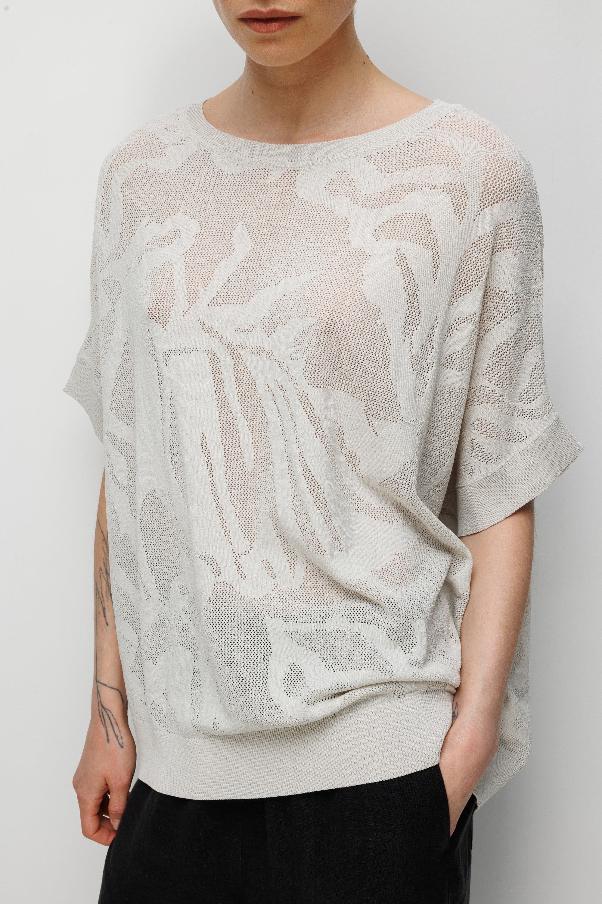 Kayık Yaka Jakarlı Triko