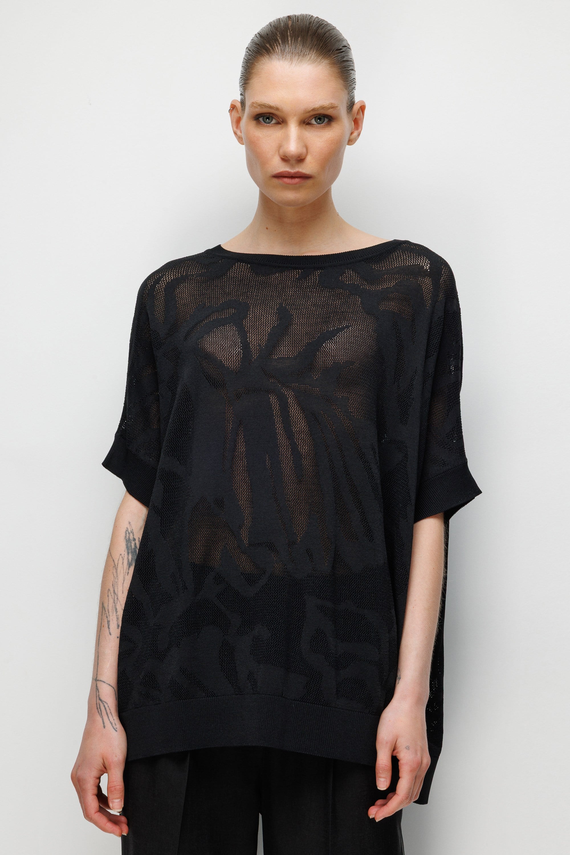 Kayık Yaka Jakarlı Triko