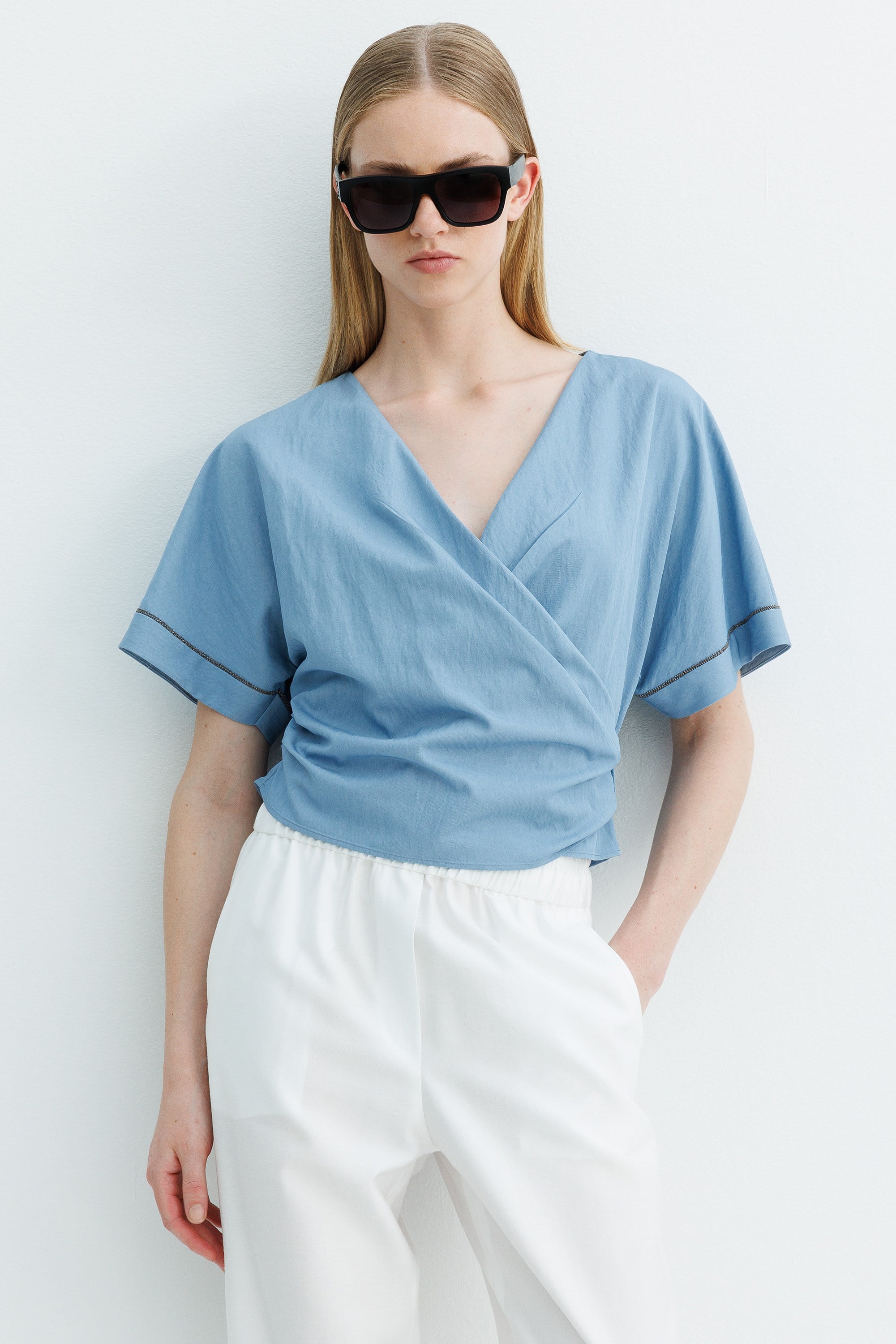 Kol Aksesuarlı Anvelop Bluz