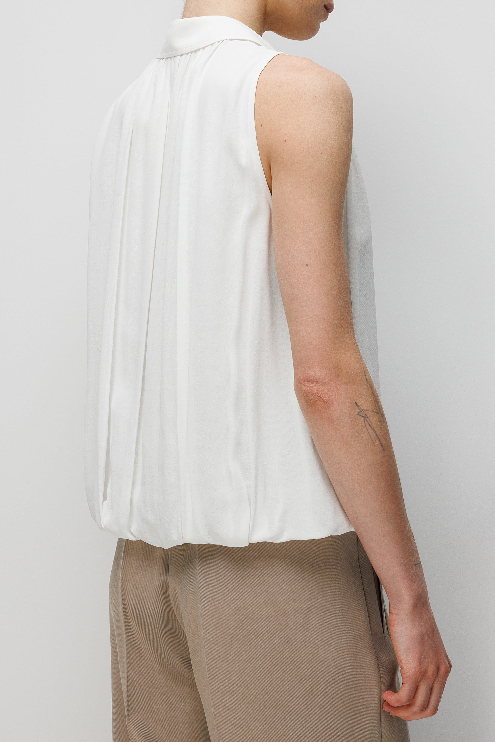 Kolsuz Drapeli Şifon Bluz