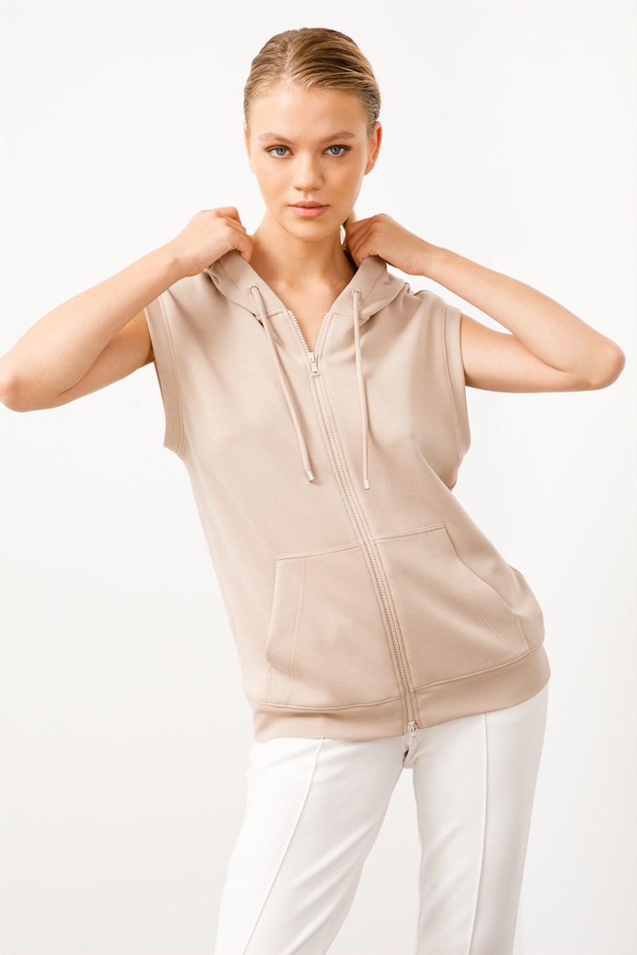 Kolsuz Kapüşonlu Sweat