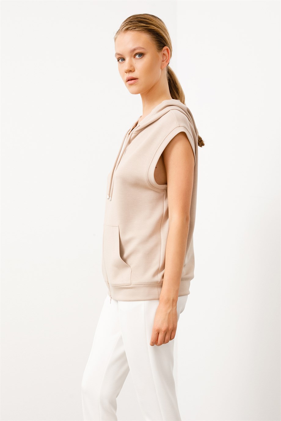 Kolsuz Kapüşonlu Sweat