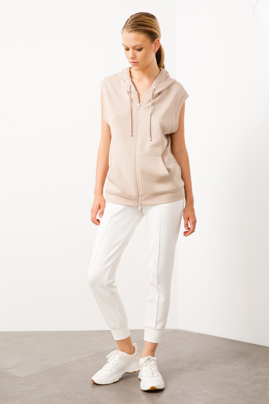 Kolsuz Kapüşonlu Sweat