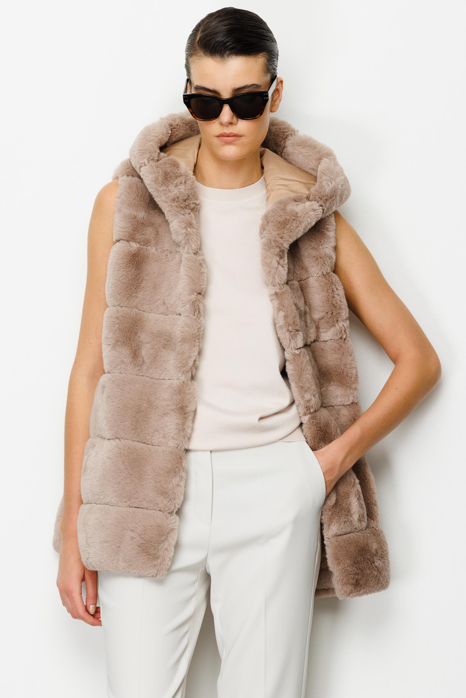 Kolsuz Kapüşonlu Yapay Kürk Kaban