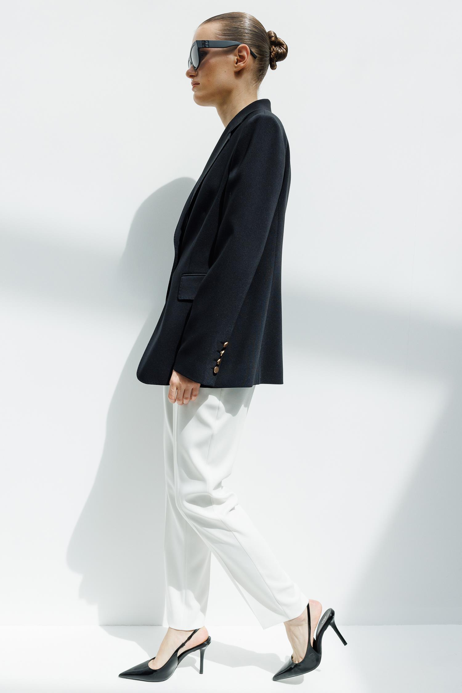 Metal Düğmeli Puntolu Ceket