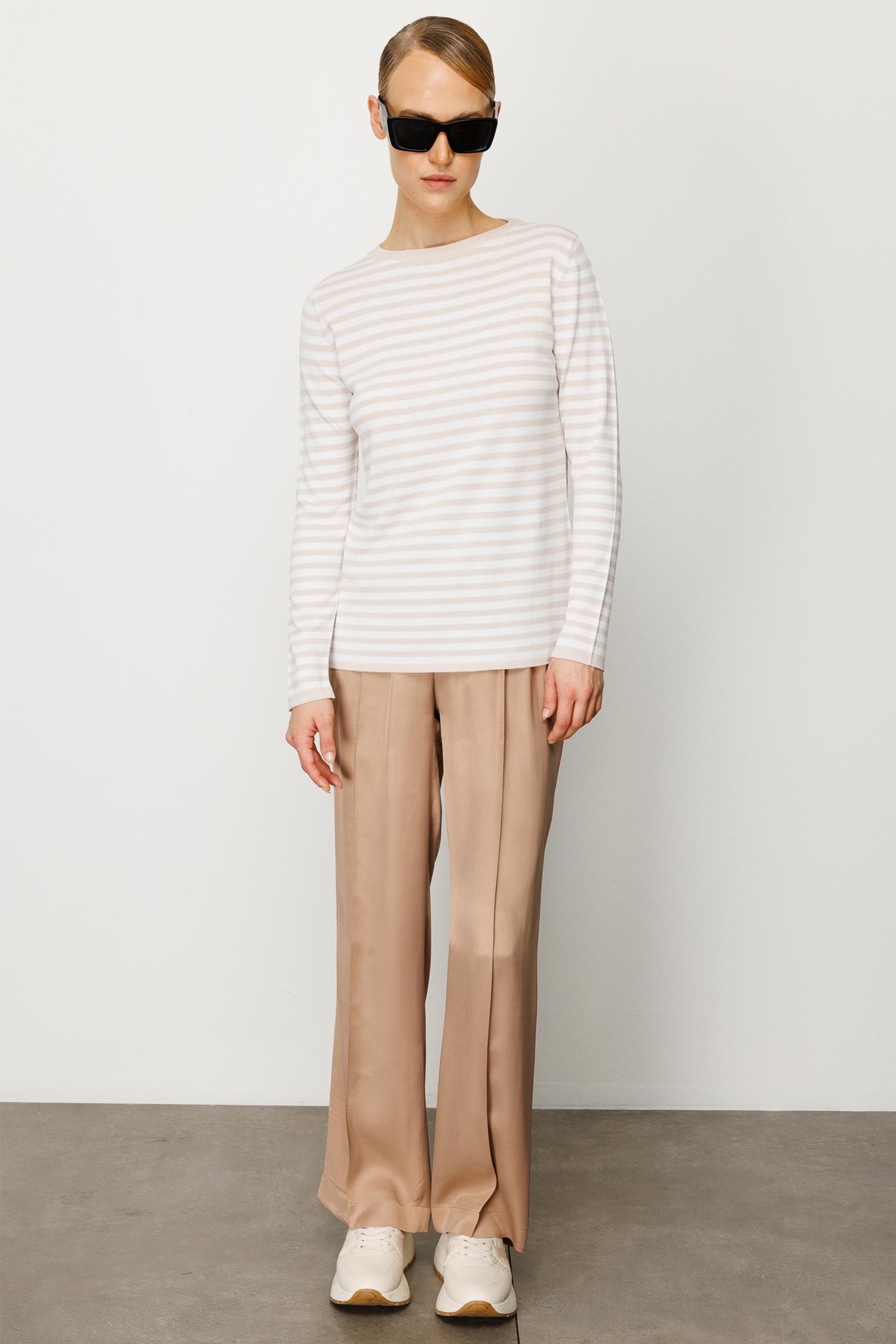 O Yaka Çizgili Kol Triko