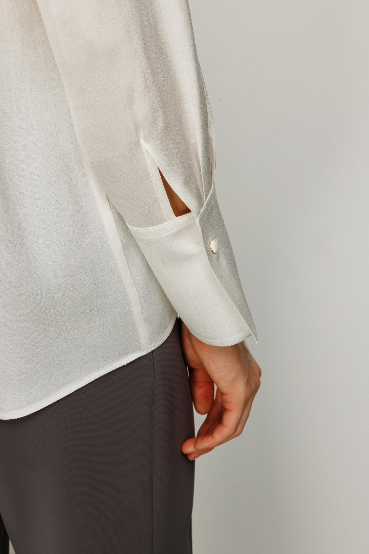 O Yaka Düğmeli Bluz