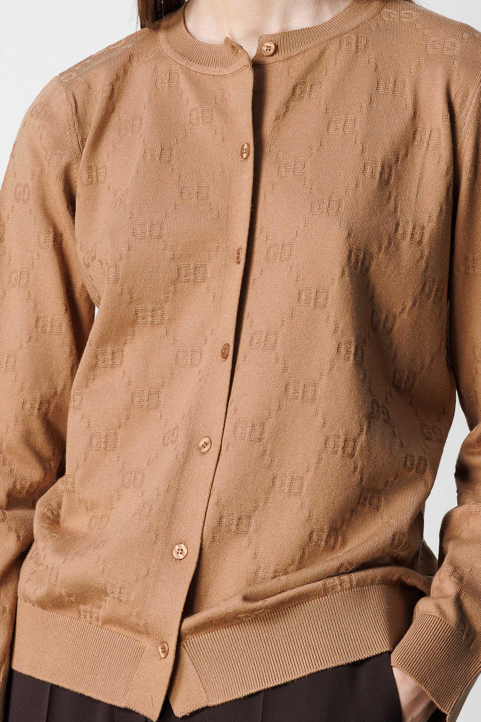 O Yaka Jakarlı Hırka