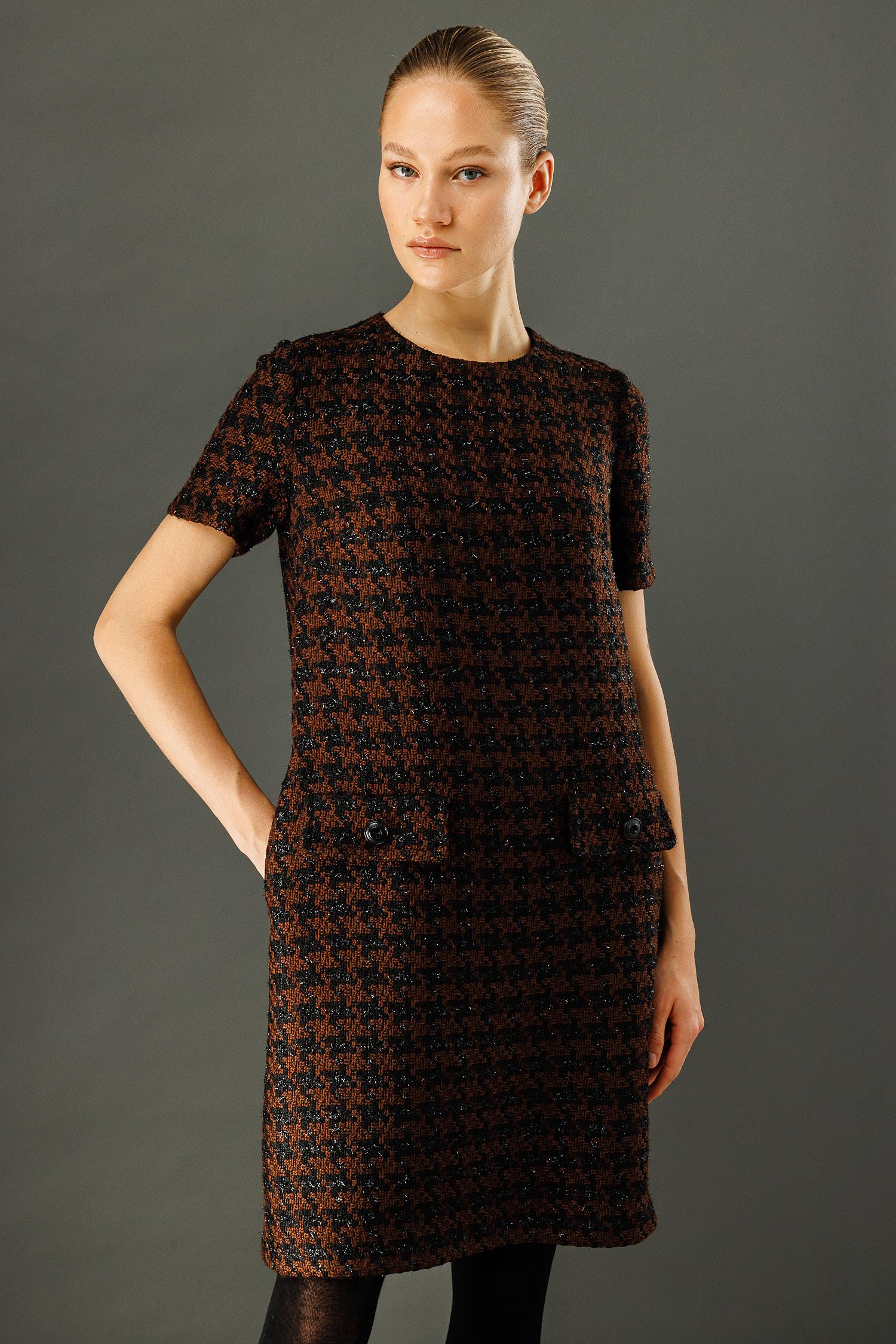 O Yaka Kazayağı Elbise