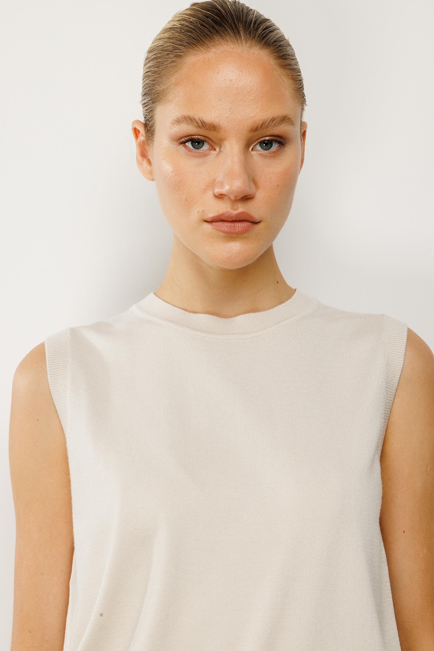 O YAKA KOLSUZ TRİKO