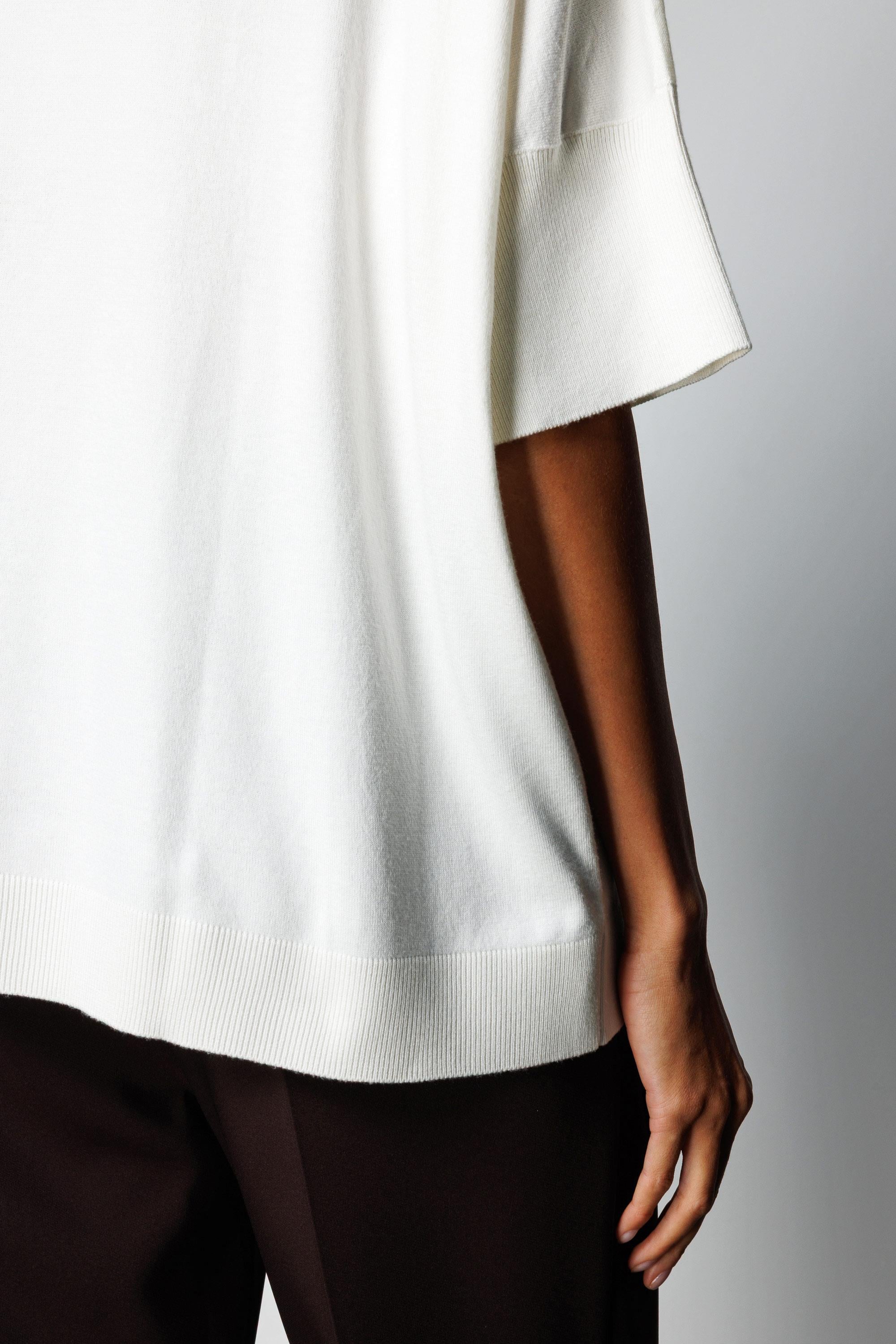 O Yaka Oversize Triko