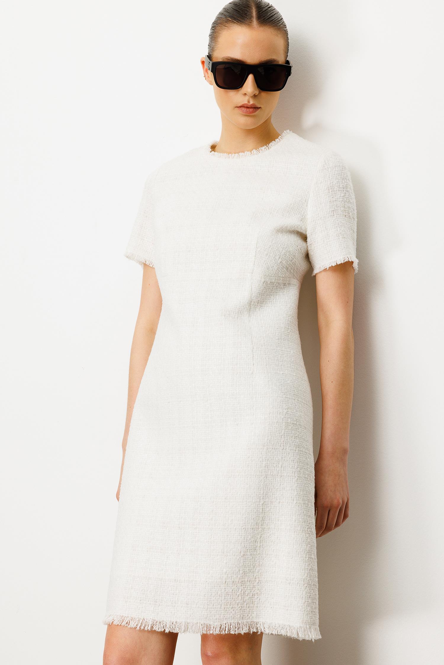 O Yaka Yarım Kol Elbise