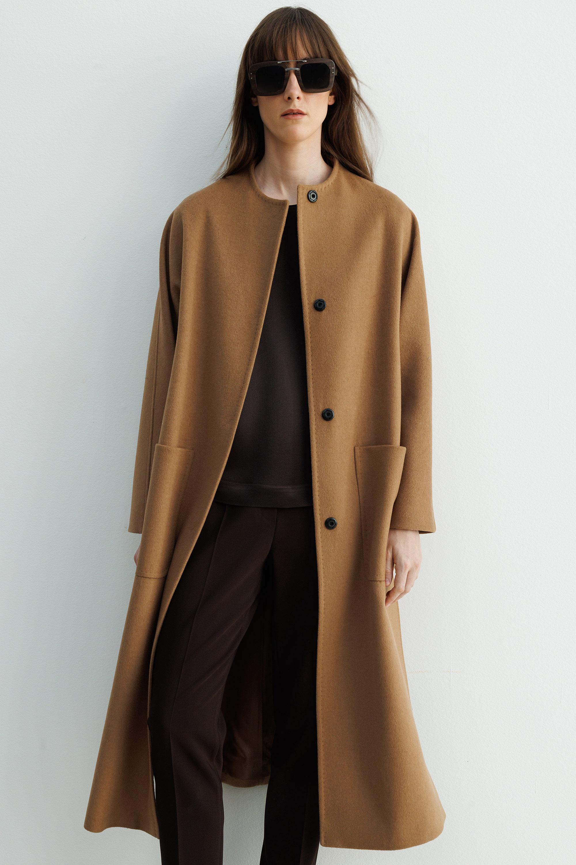 O Yaka Yırtmaçlı Uzun Manto