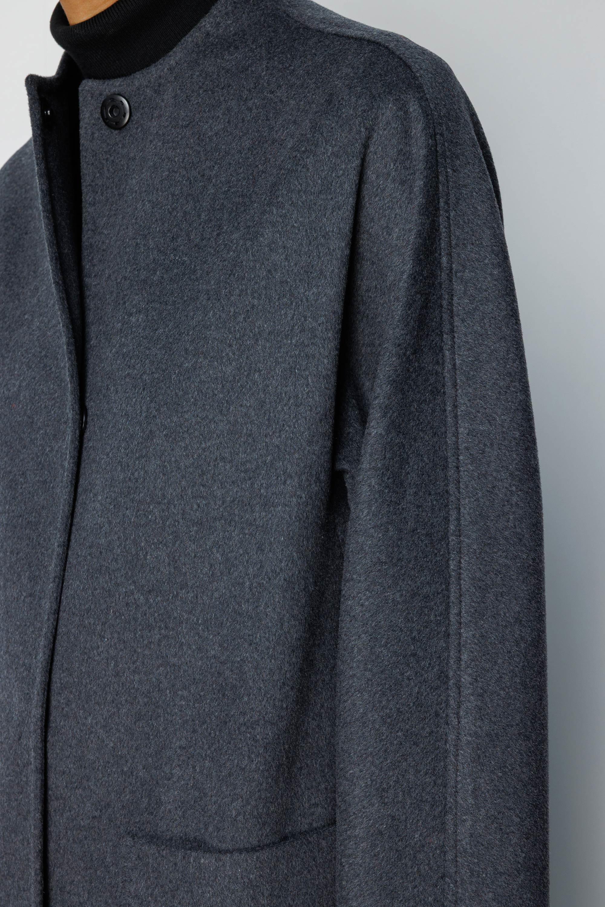 O Yaka Yırtmaçlı Uzun Manto