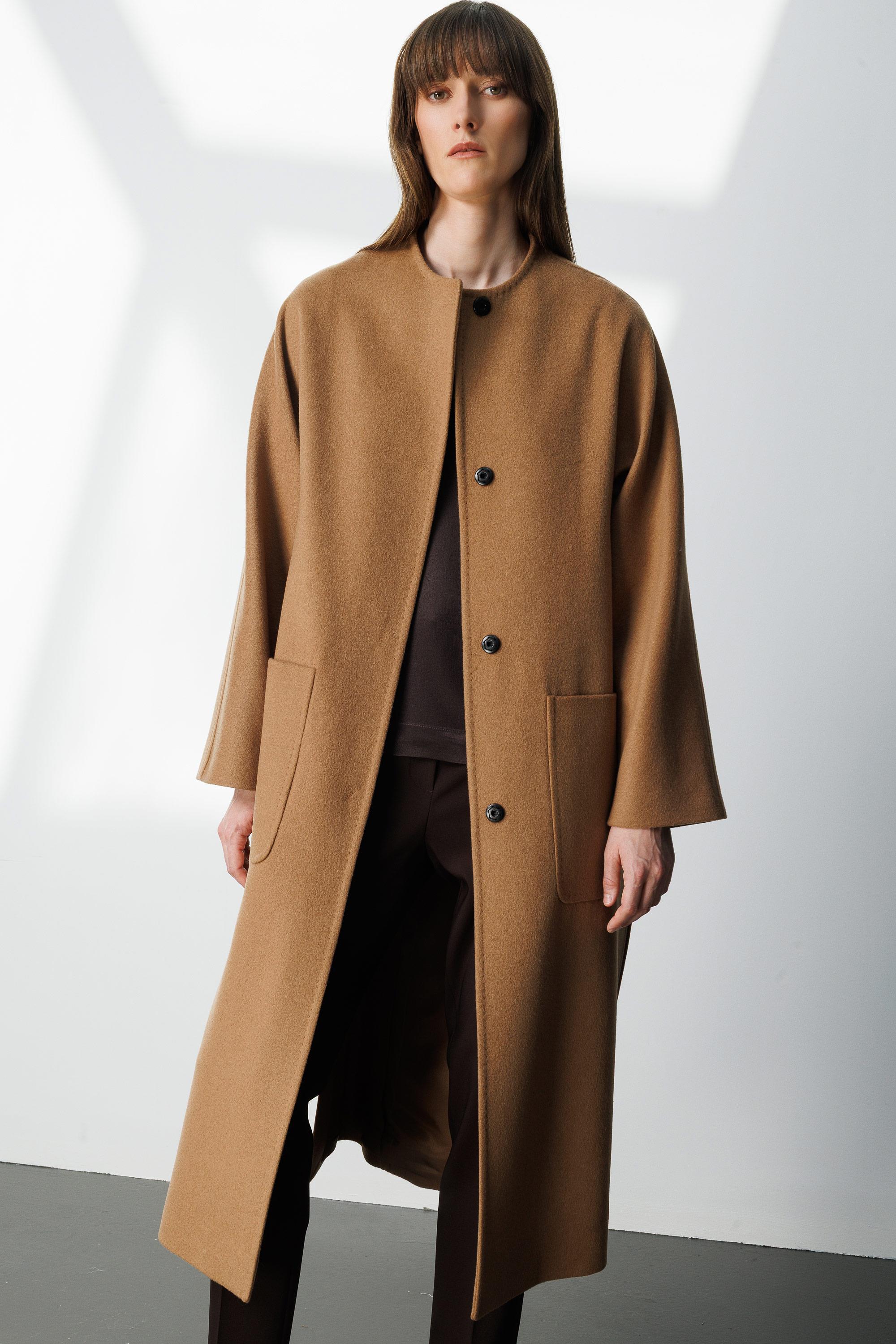 O Yaka Yırtmaçlı Uzun Manto