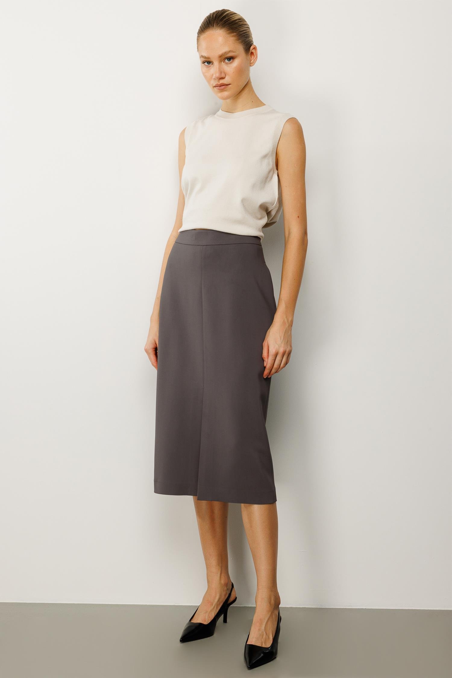 Önden Yırtmaçlı Dar Etek