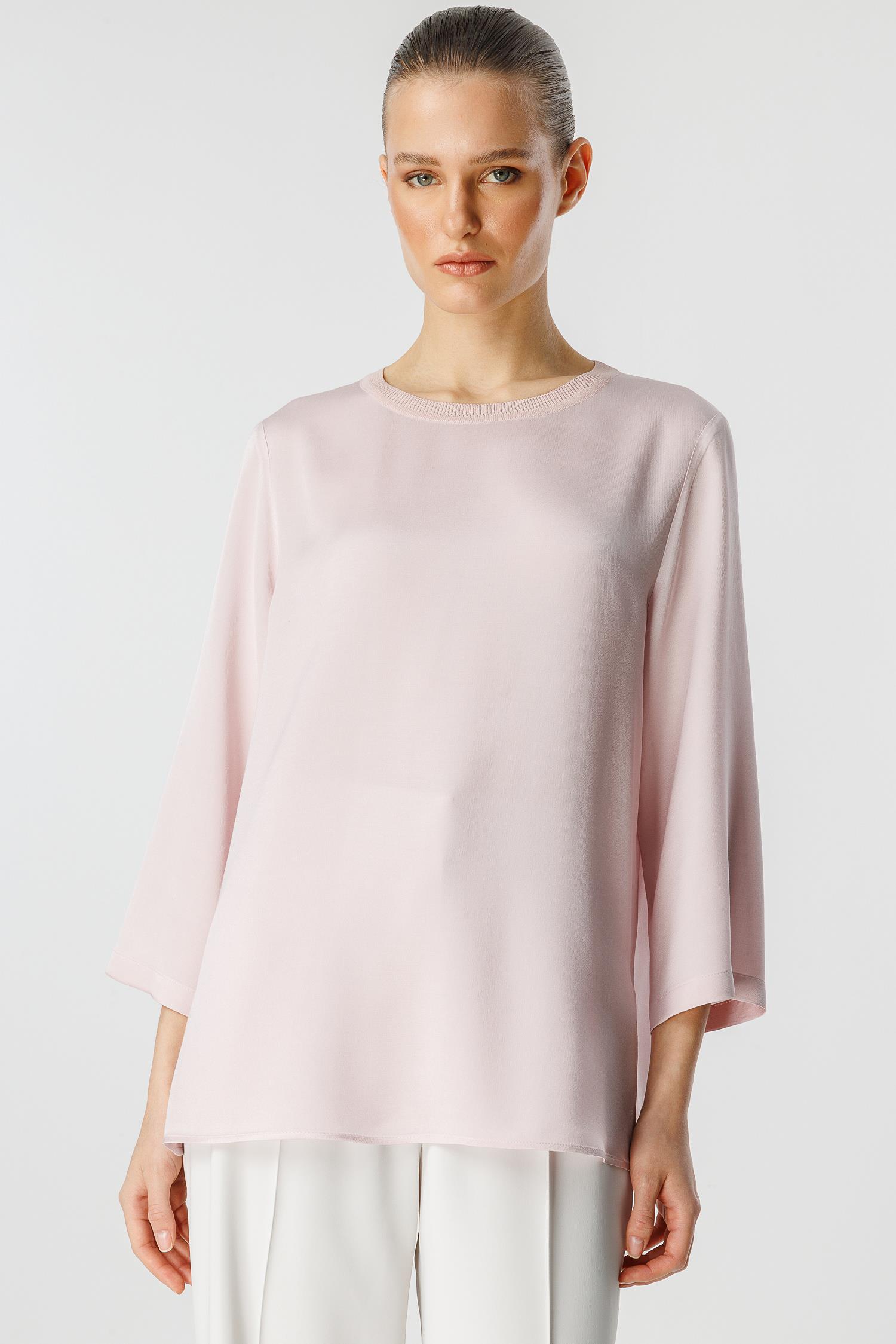 Örme Yaka Yırtmaçlı Bluz